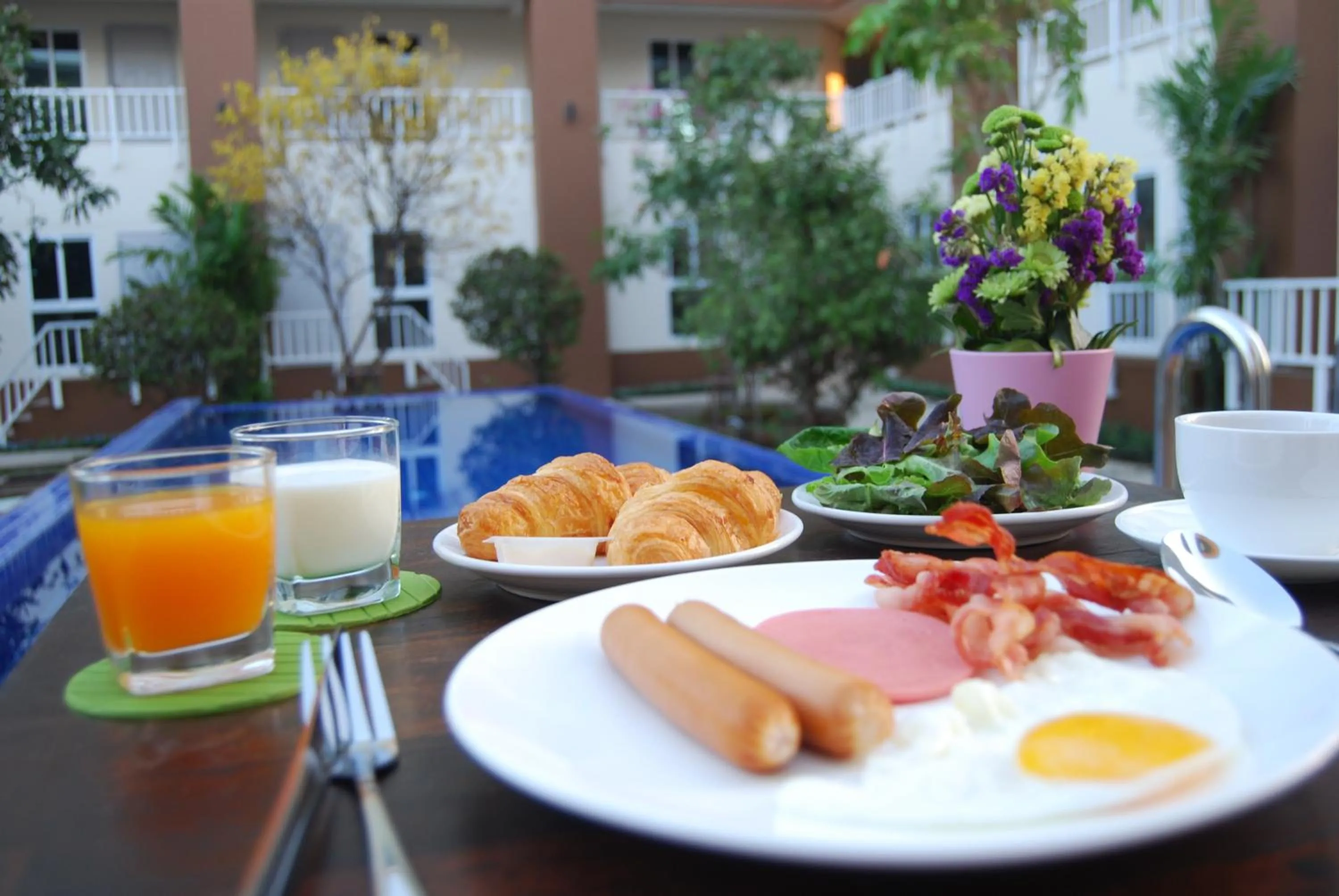 Food in U Tiny Boutique Hotel Suvarnabhumi Bangkok - SHA Plus