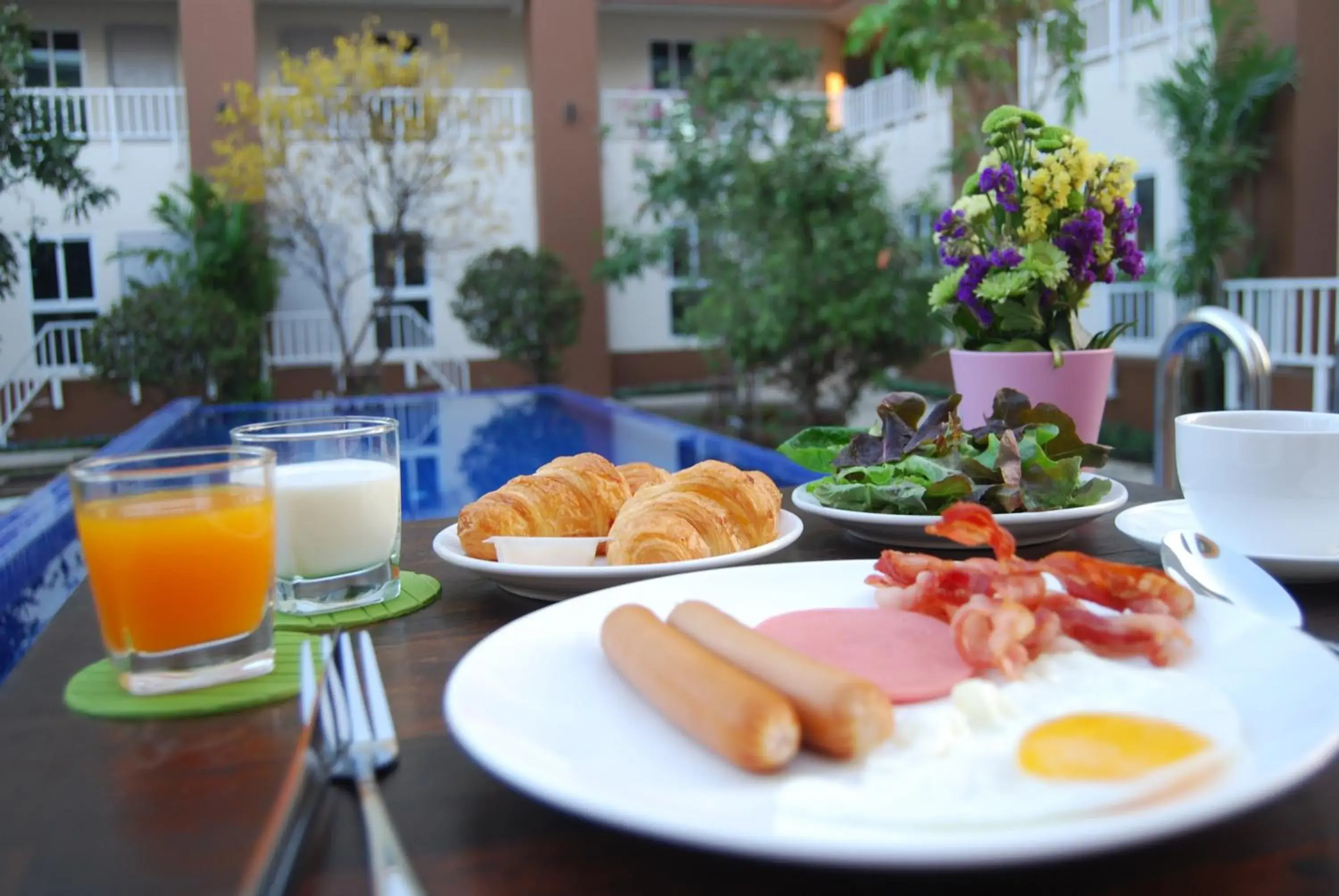 Food in U Tiny Boutique Hotel Suvarnabhumi Bangkok - SHA Plus Food in U Tiny Boutique Hotel Suvarnabhumi Bangkok - SHA Plus