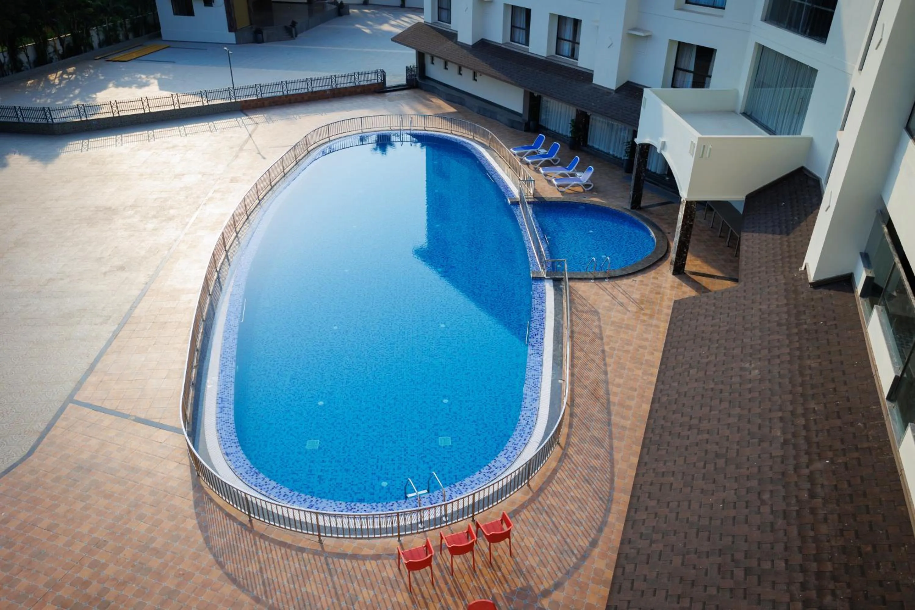 Swimming pool in AJ GRAND ELITE HOTEL