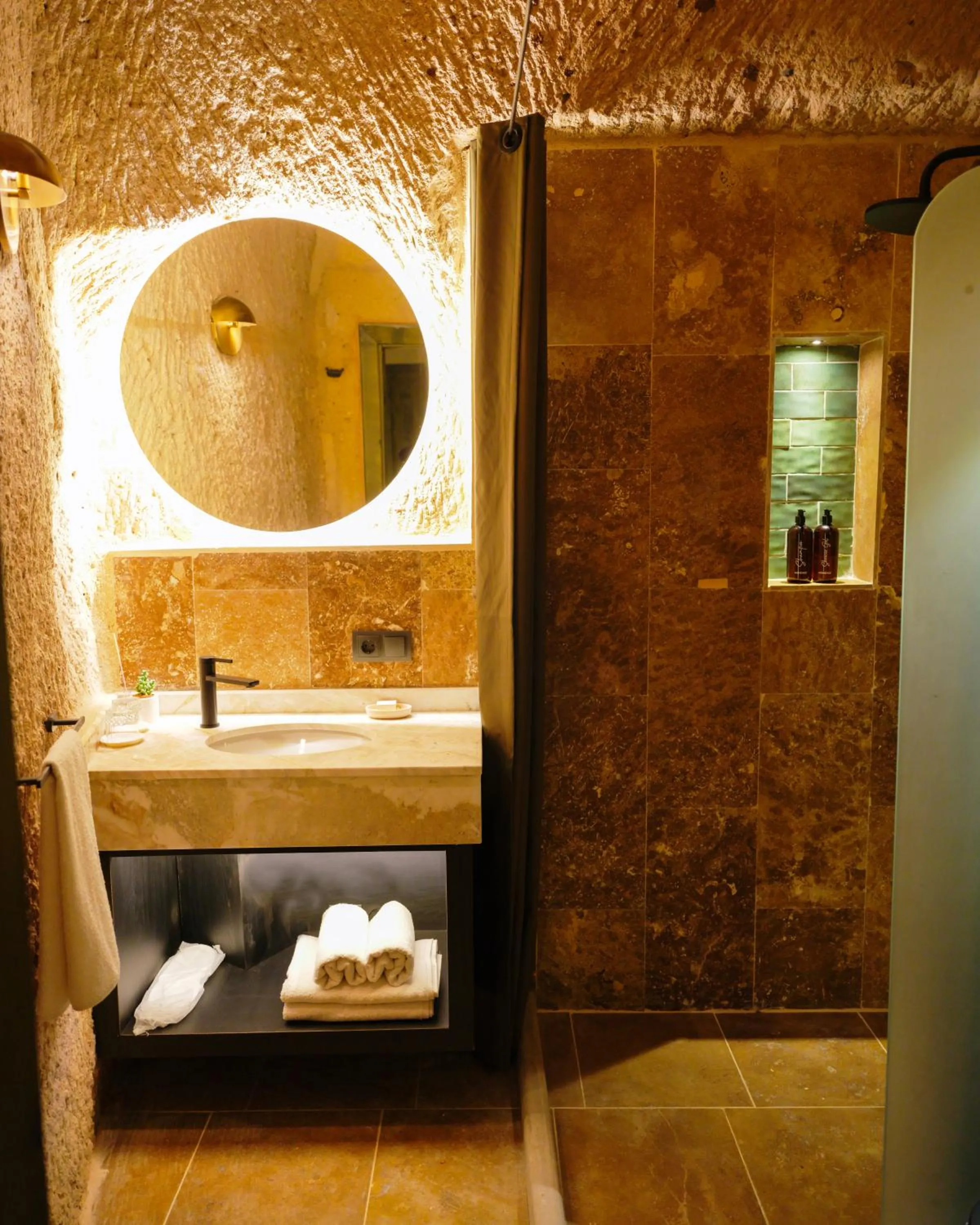 Shower in Very Peri Cappadocia - The Lifestyle Luxury Design Hotel