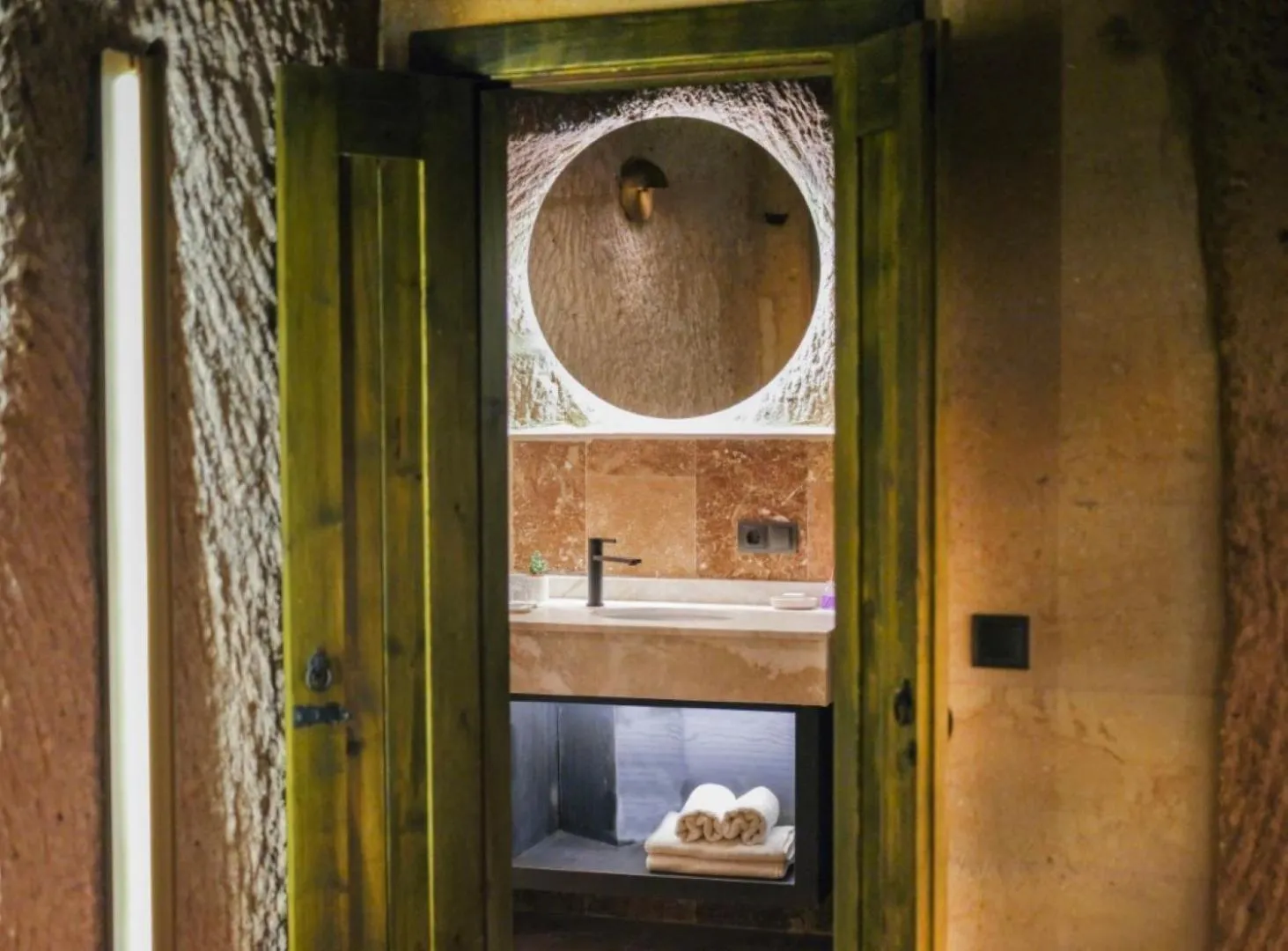 Shower in Very Peri Cappadocia - The Lifestyle Luxury Design Hotel