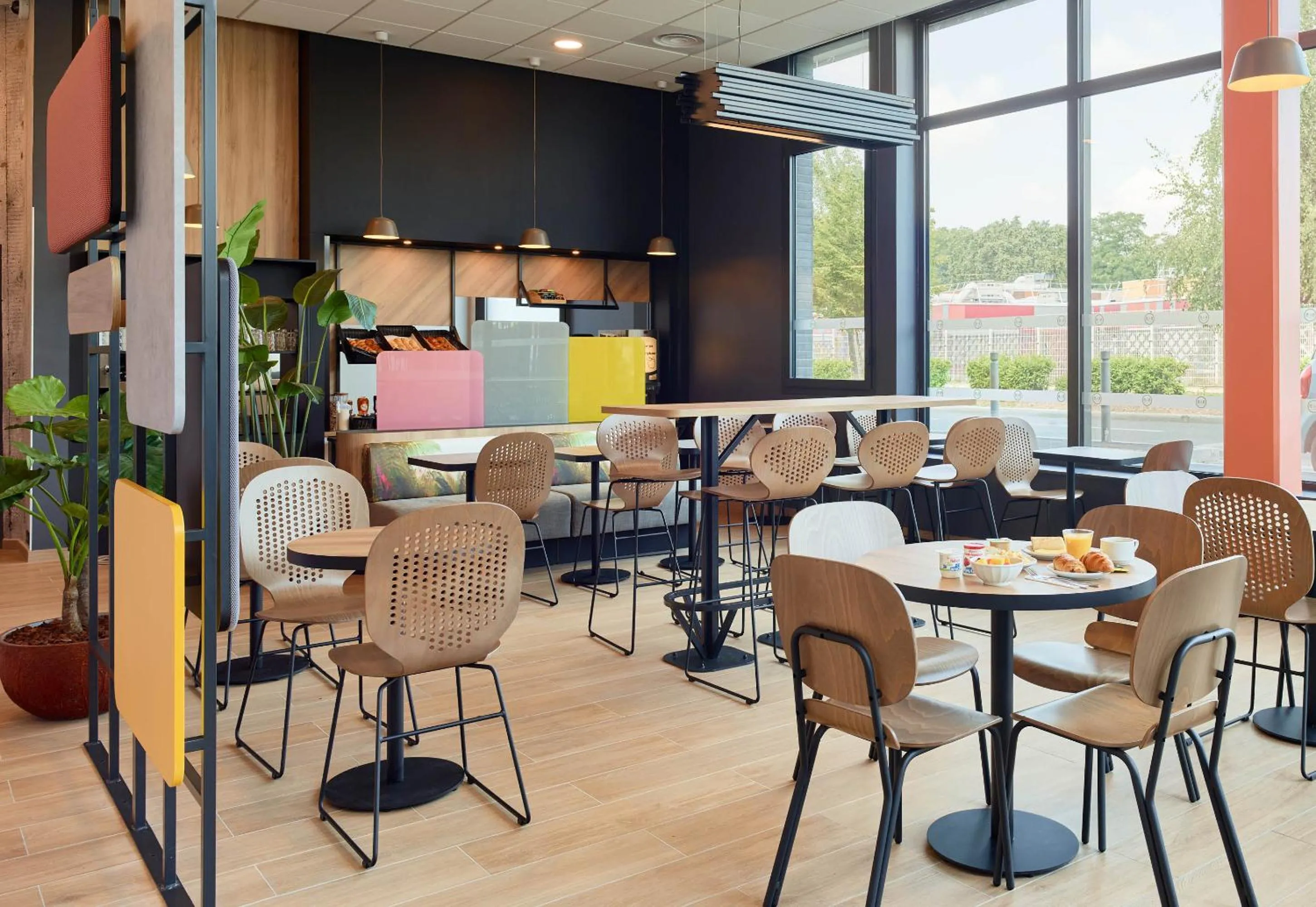 Breakfast in B&B HOTEL Paris Clichy-sous-Bois 3 étoiles