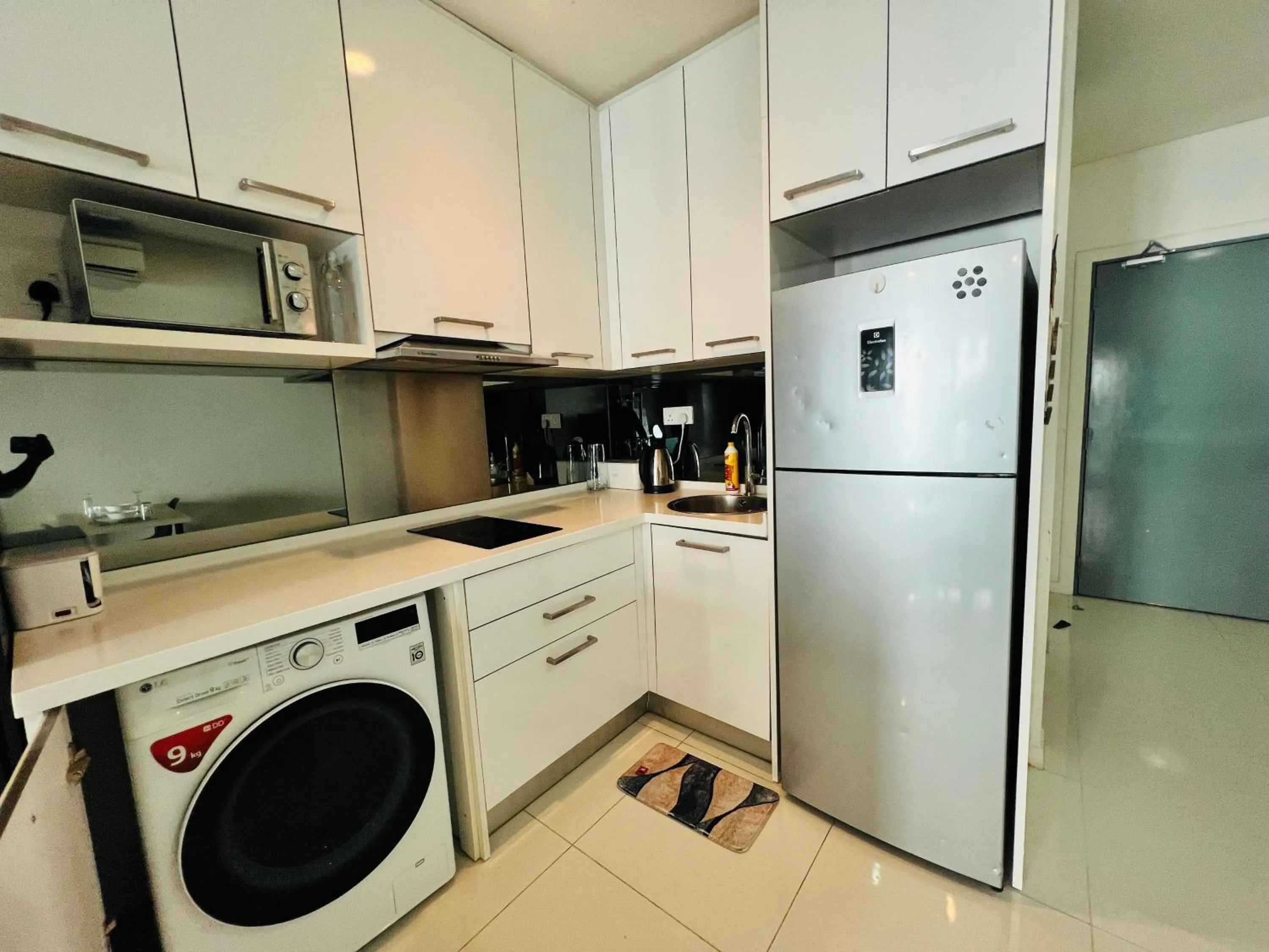 Kitchen or kitchenette in Mercu Summer Suites KLCC By Sweet Home