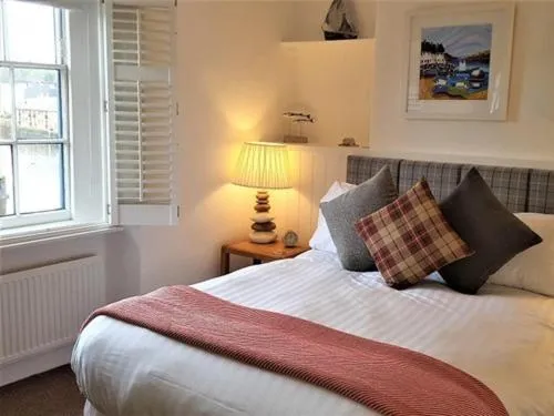 Bedroom, Bed in The Steam Packet Inn