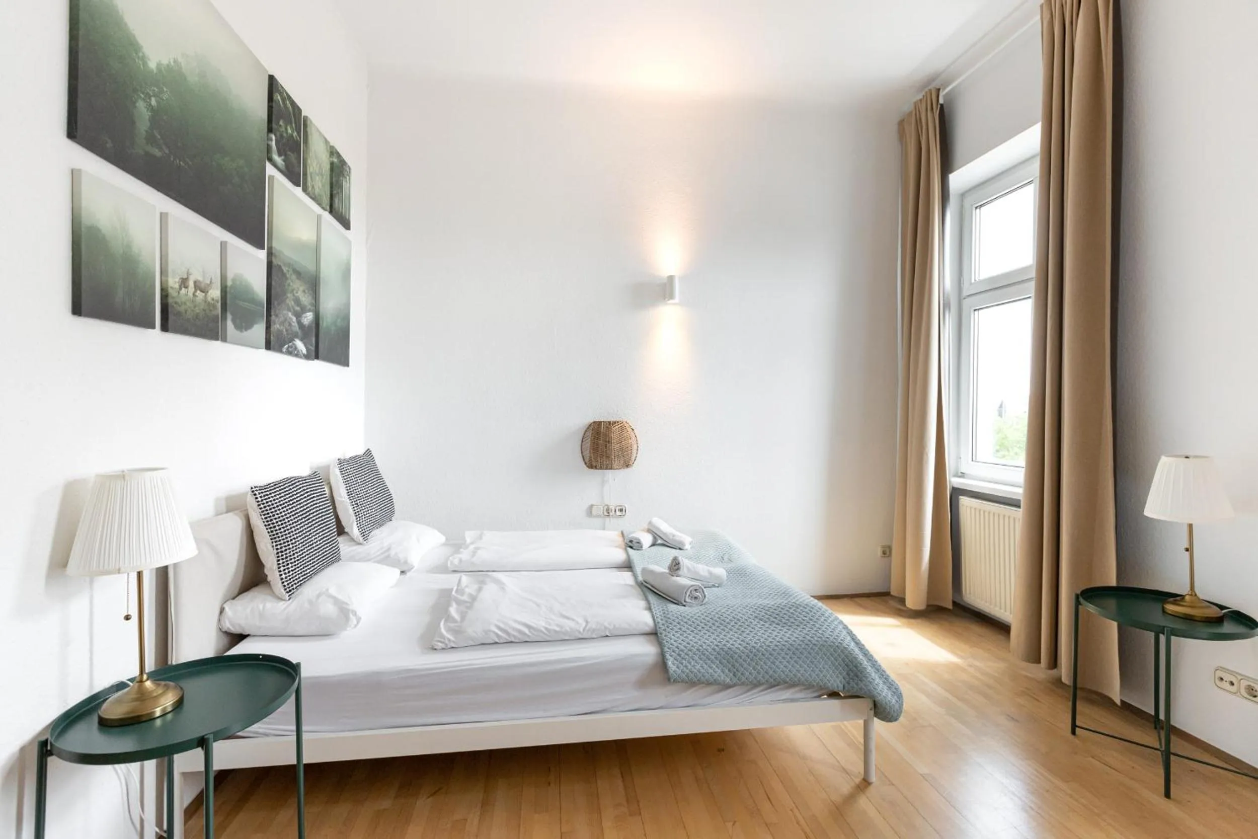 Bedroom, Bed in Urban Vienna Living - 18th District