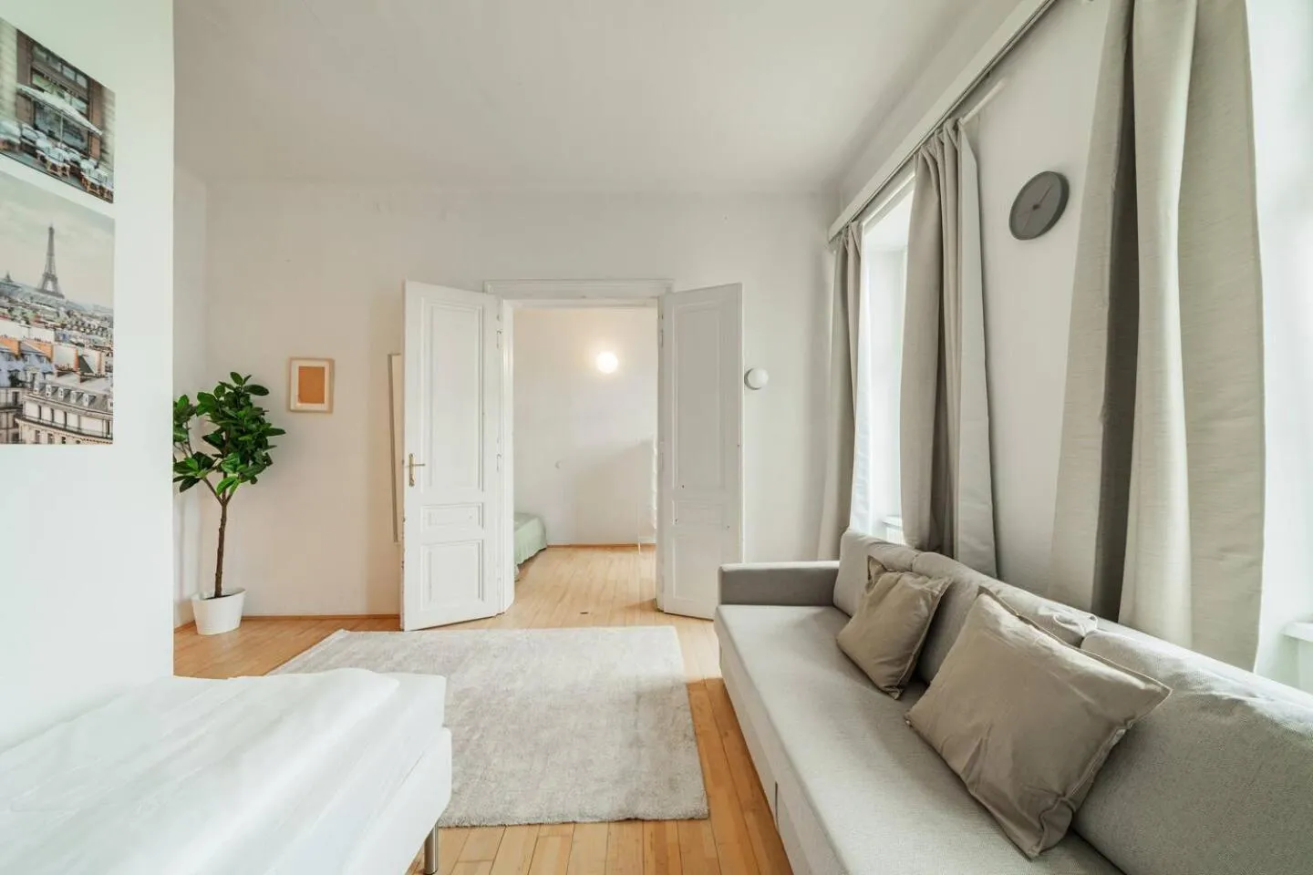 Living room, Bed in Urban Vienna Living - 18th District