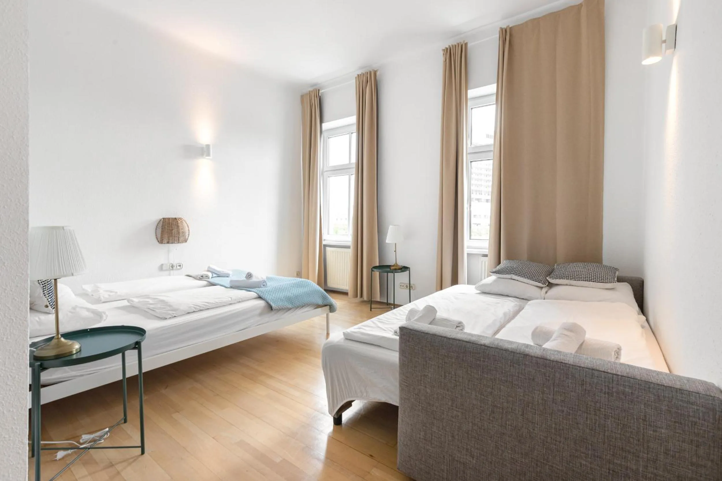 Bedroom, Bed in Urban Vienna Living - 18th District