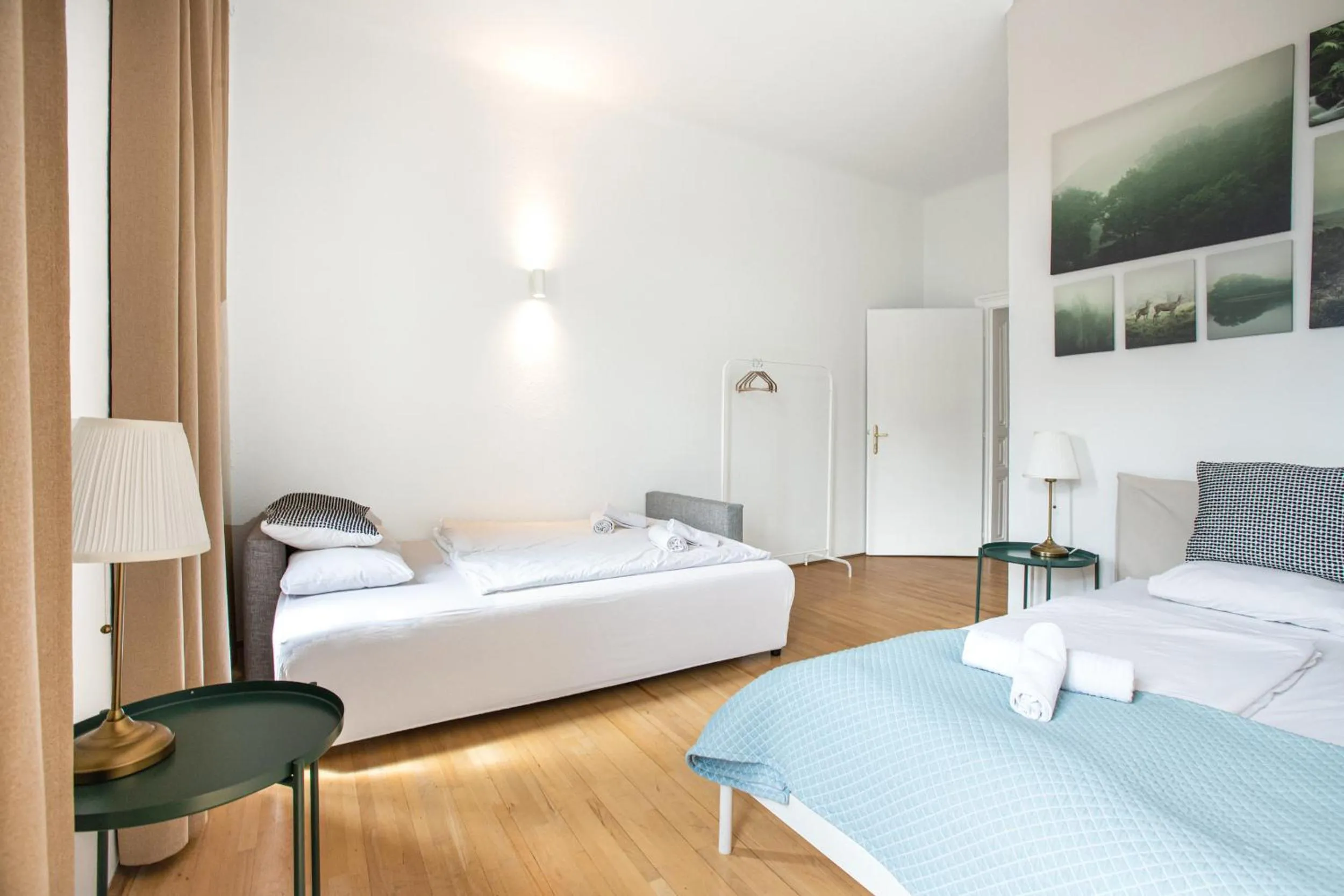 Living room, Bed in Urban Vienna Living - 18th District