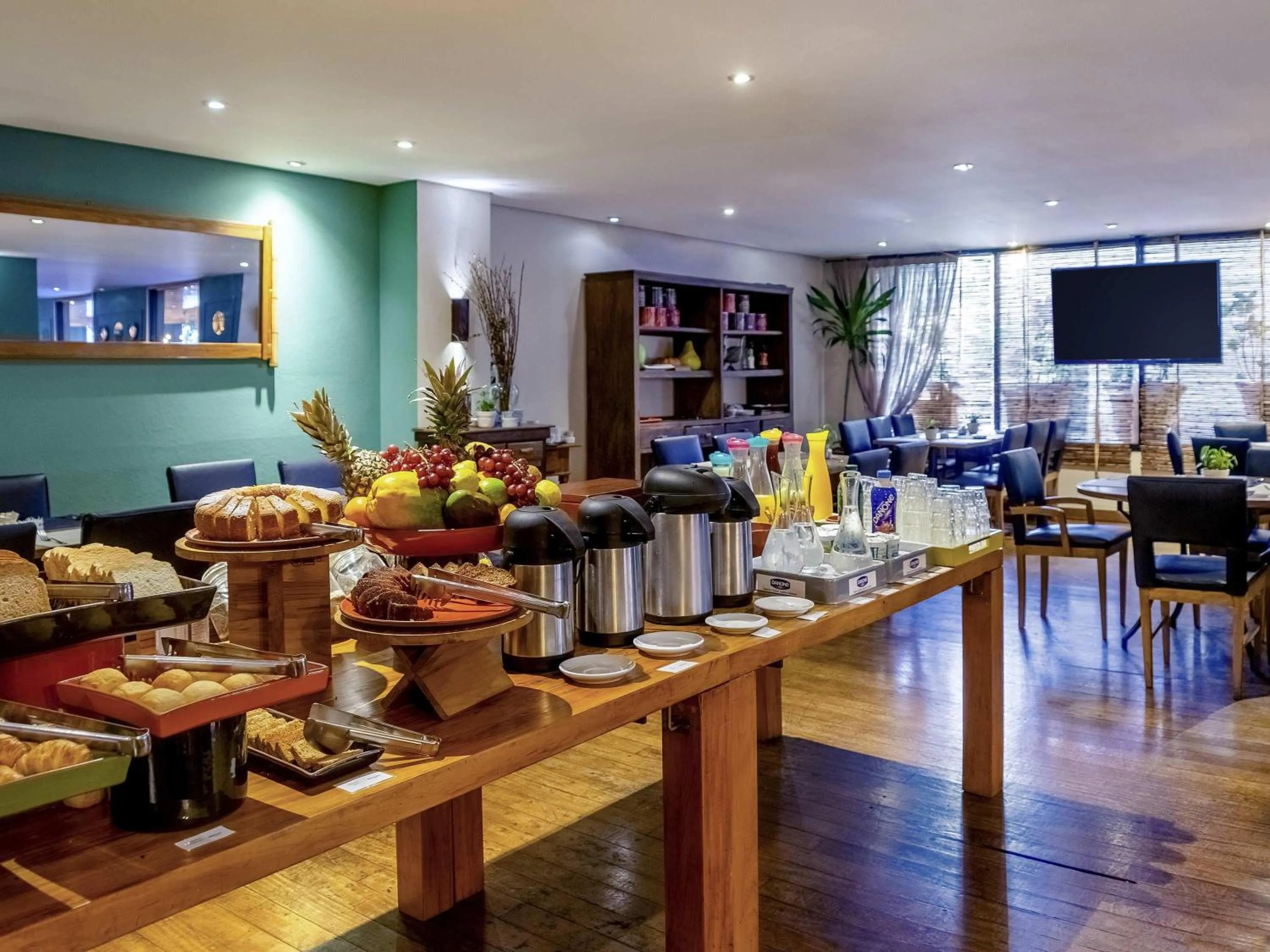 Restaurant/places to eat in Mercure Sao Paulo Moema Times Square