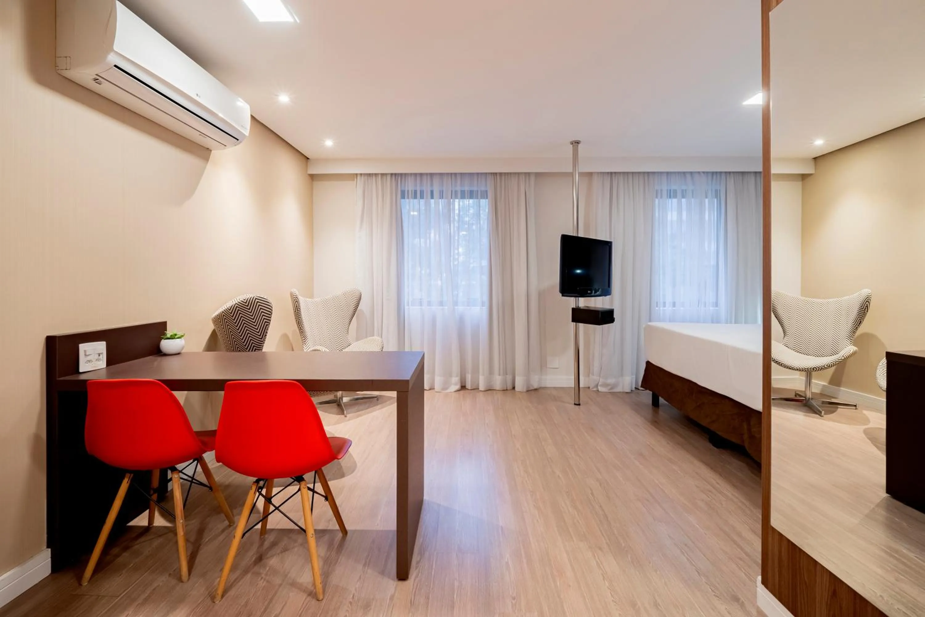 TV and multimedia, Bed in Mercure Sao Paulo Moema Times Square