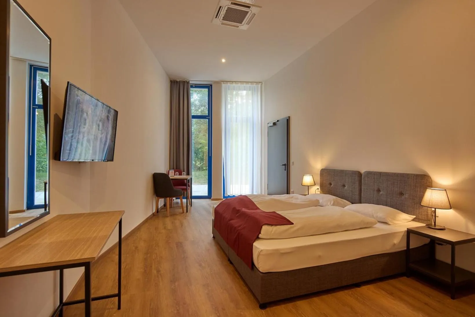 Bedroom, Bed in Trip Inn Hotel Düsseldorf Neuss