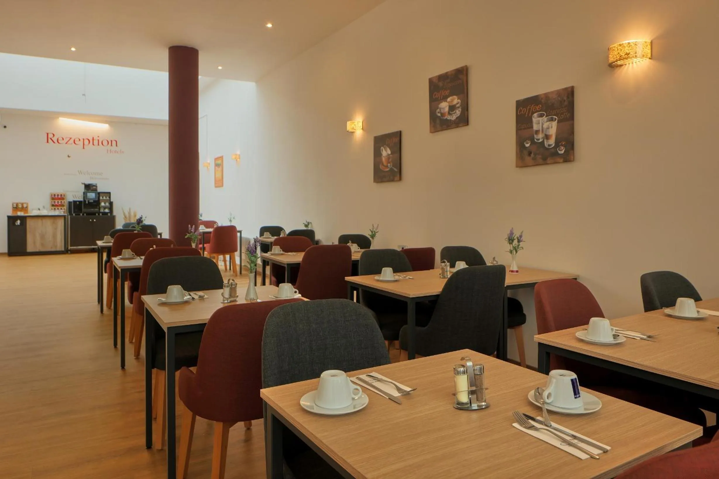 Restaurant/places to eat in Trip Inn Hotel Düsseldorf Neuss