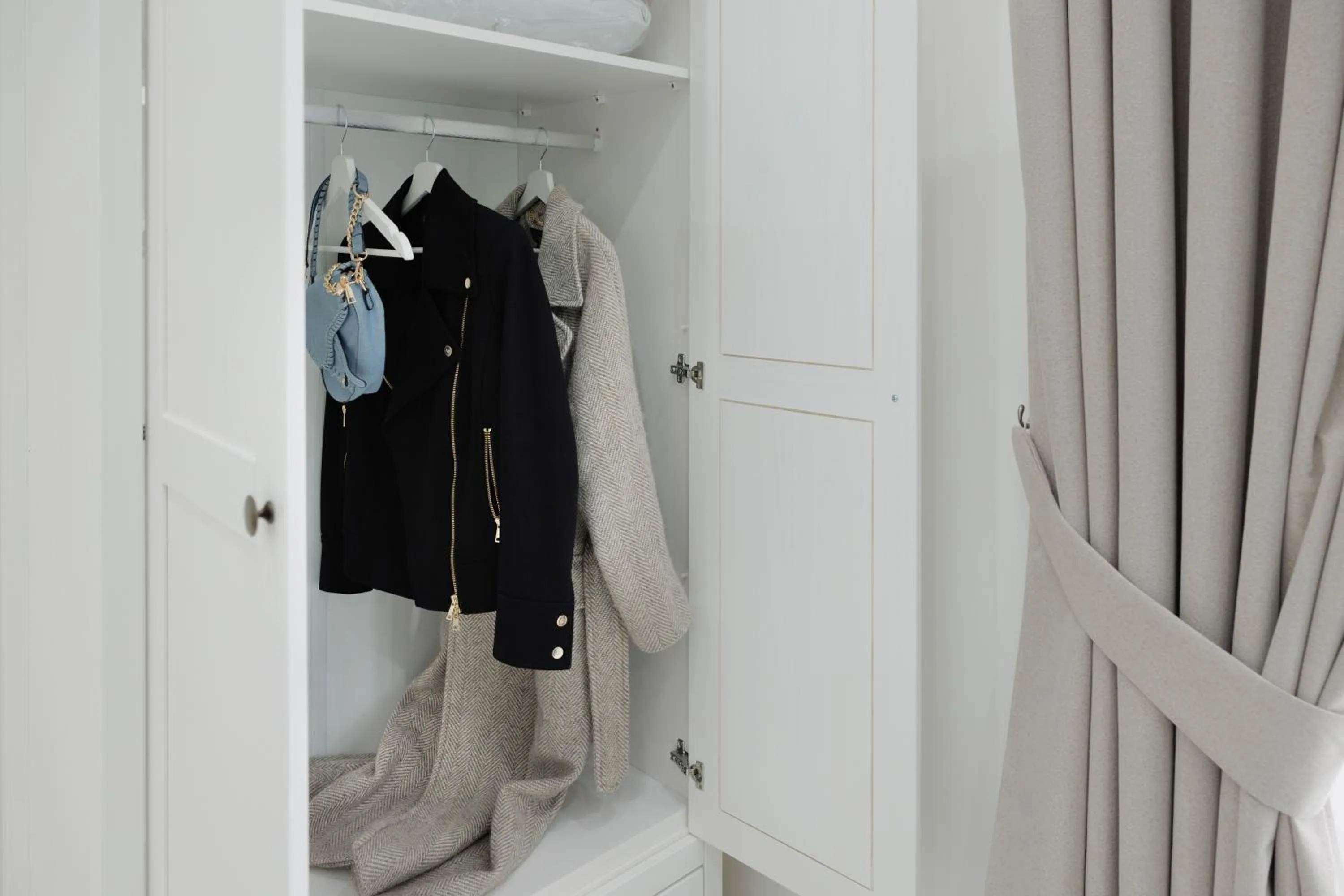 wardrobe in REDDIMUS Guest House