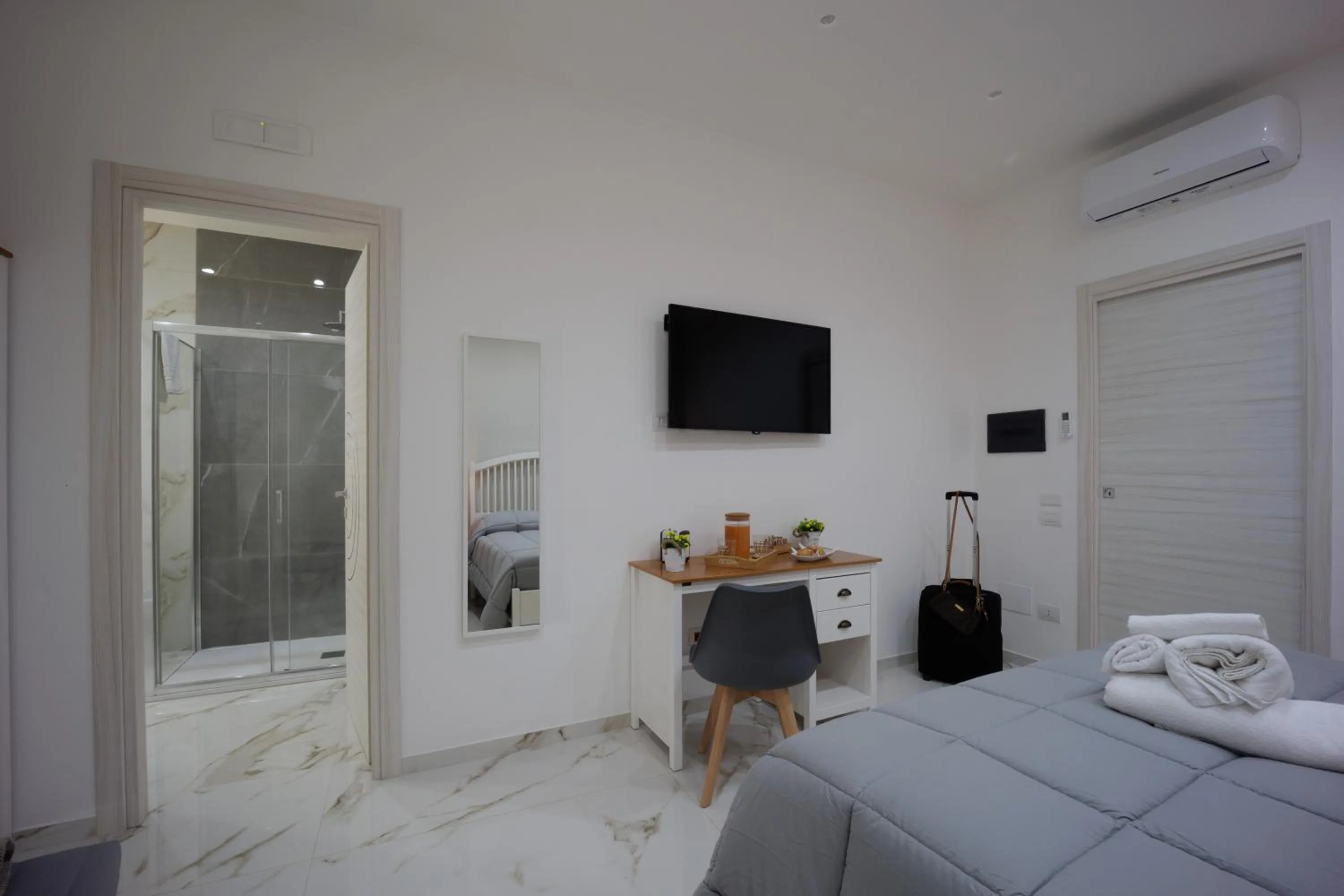 TV and multimedia in REDDIMUS Guest House