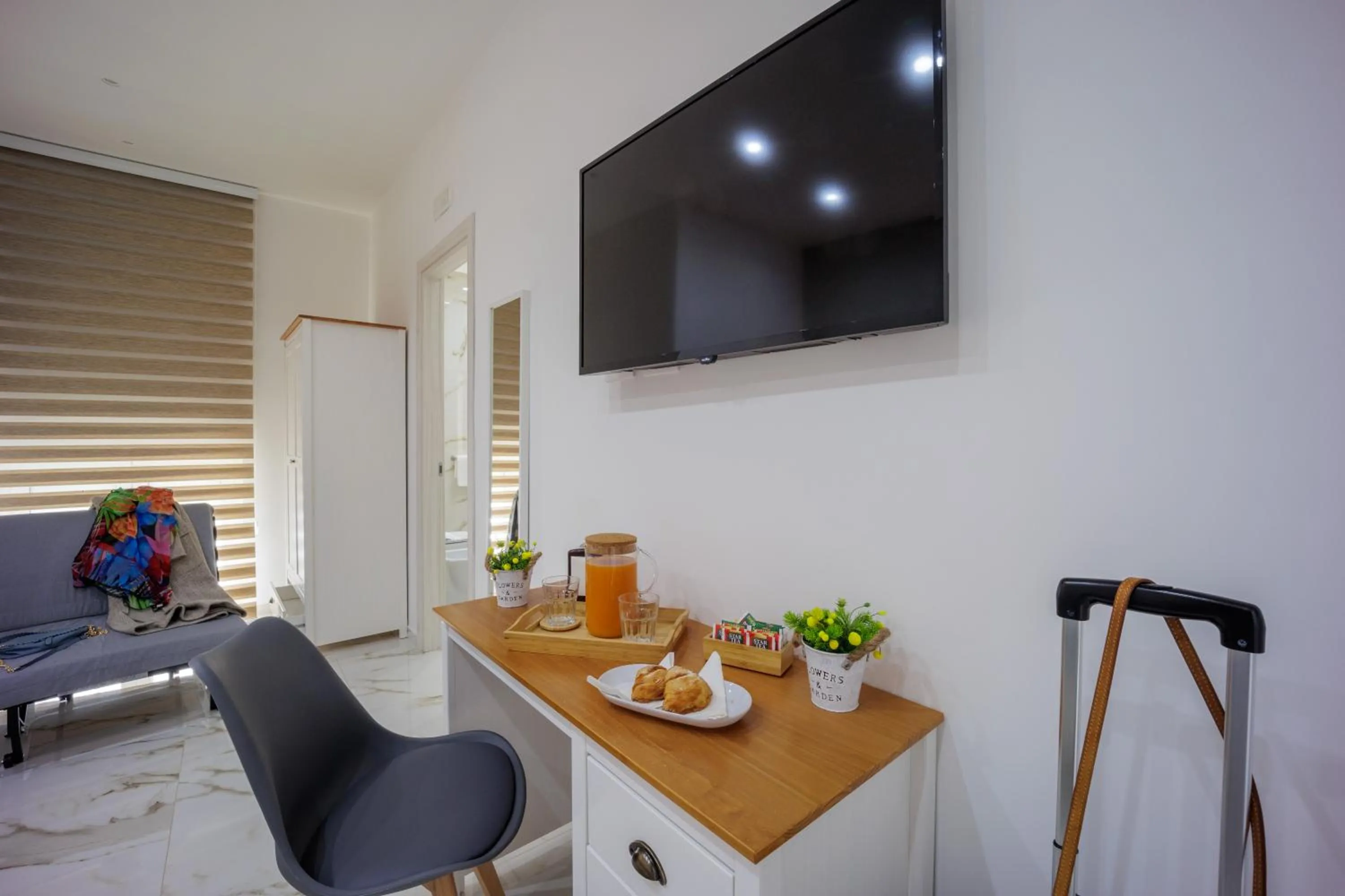 TV and multimedia in REDDIMUS Guest House