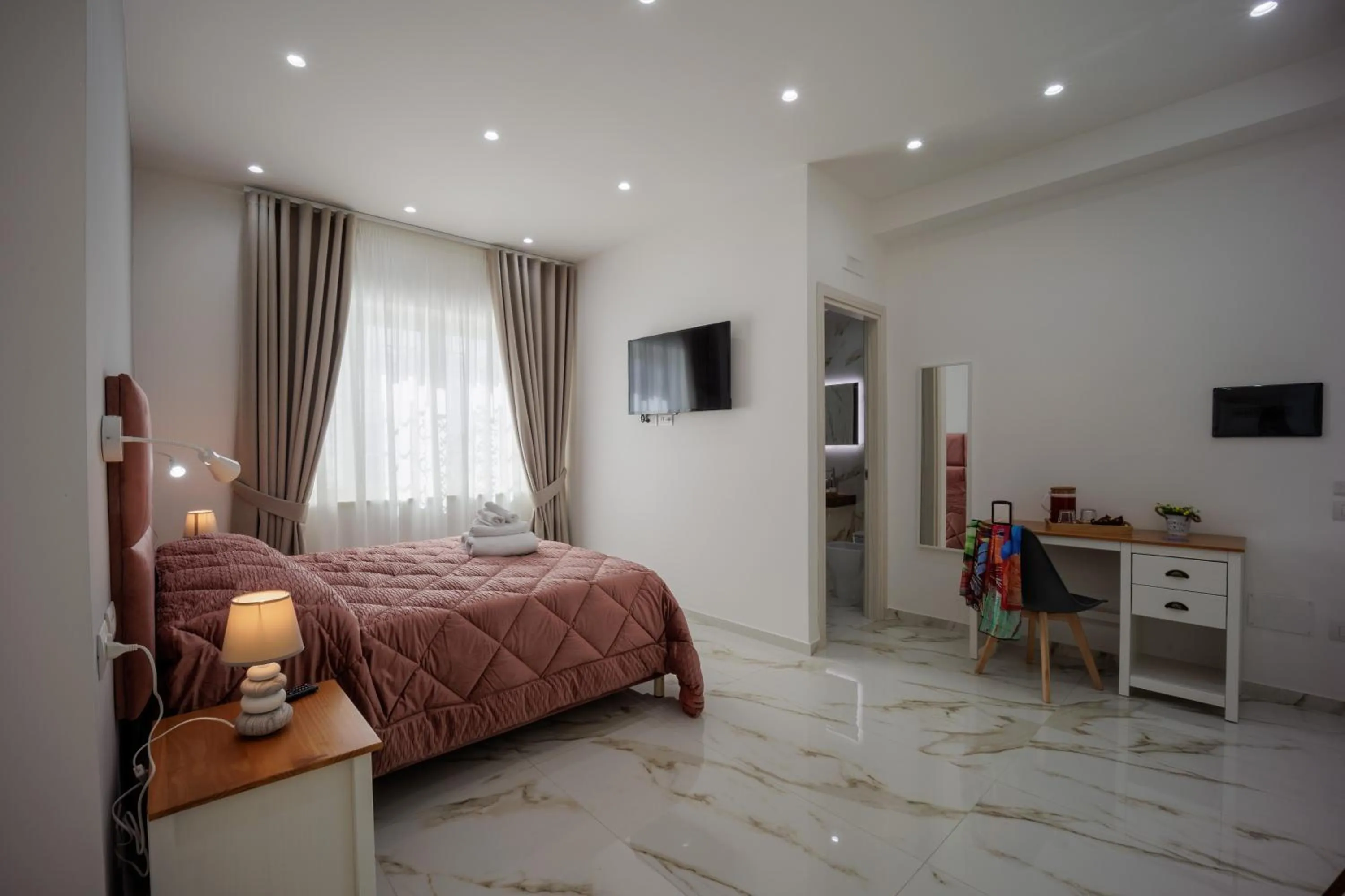 TV and multimedia, Bed in REDDIMUS Guest House