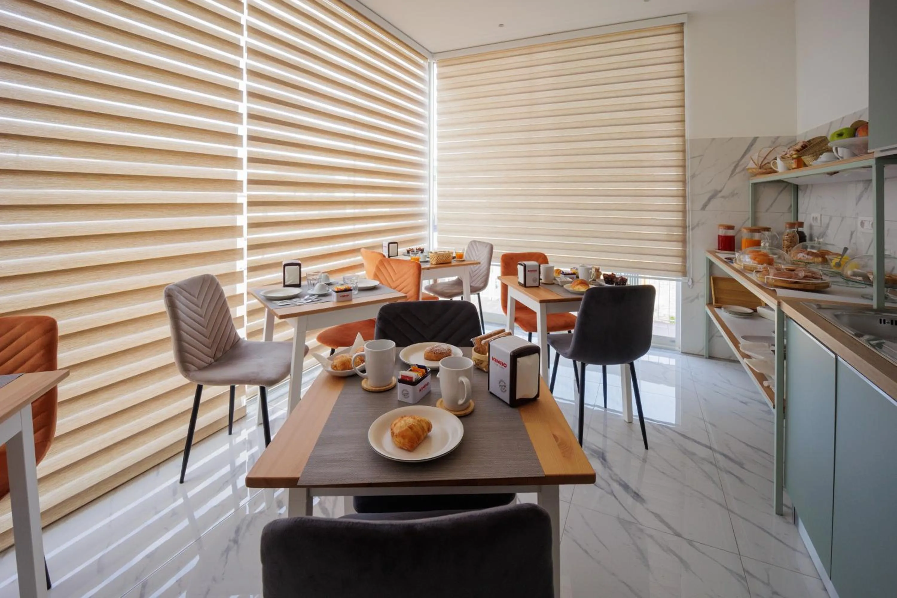 Continental breakfast in REDDIMUS Guest House