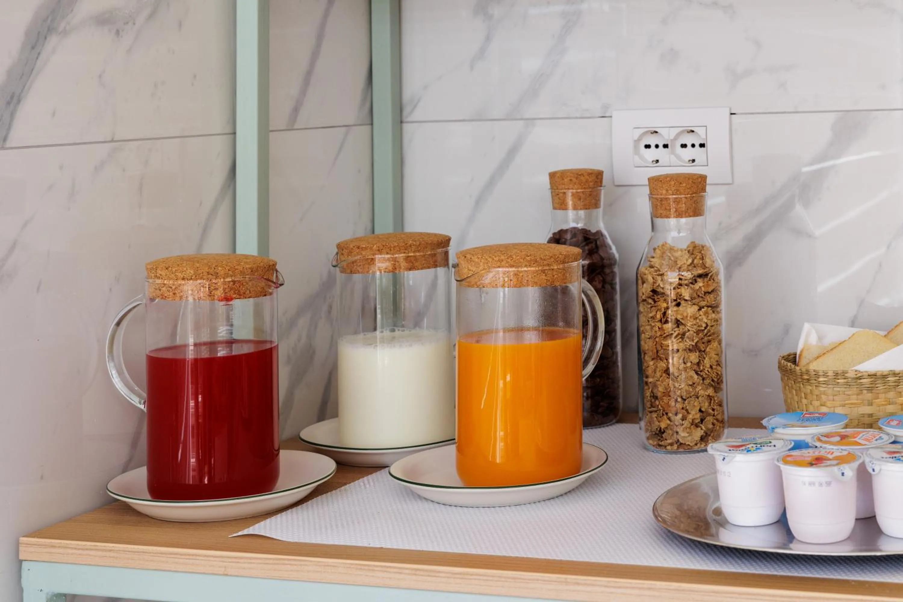 Food and drinks in REDDIMUS Guest House