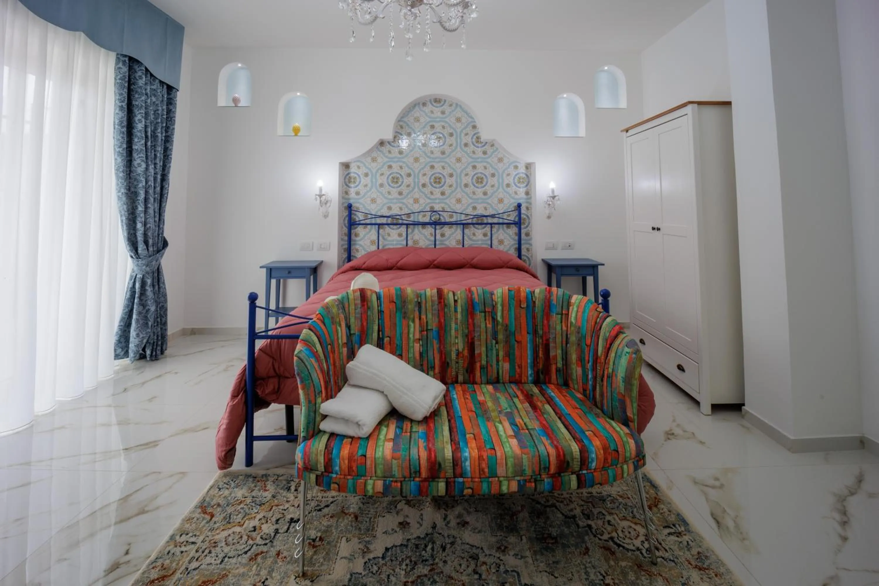 Photo of the whole room, Bed in REDDIMUS Guest House