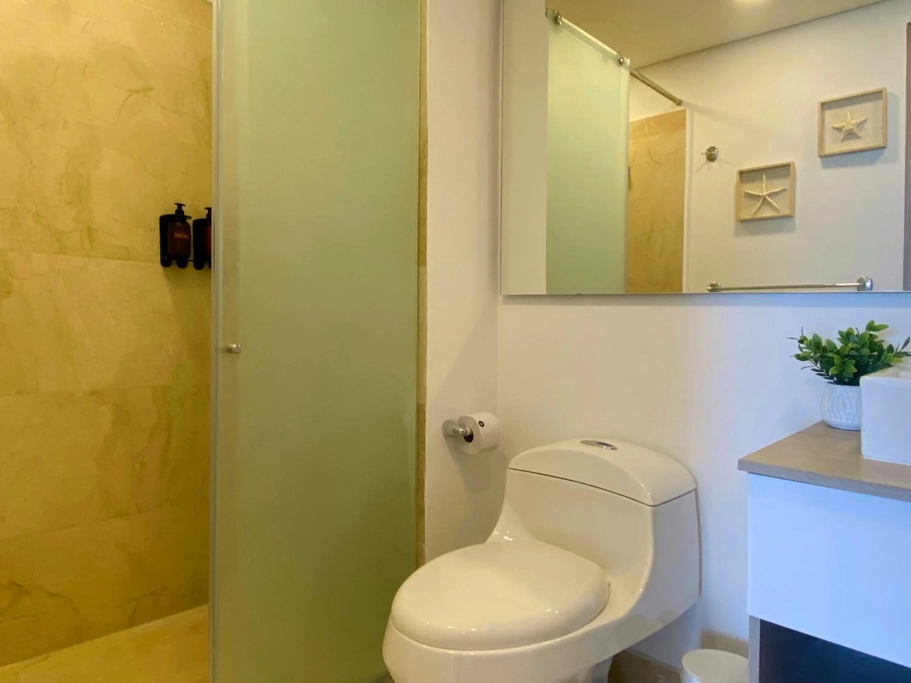 Bathroom in Wynwood Cartagena Beach