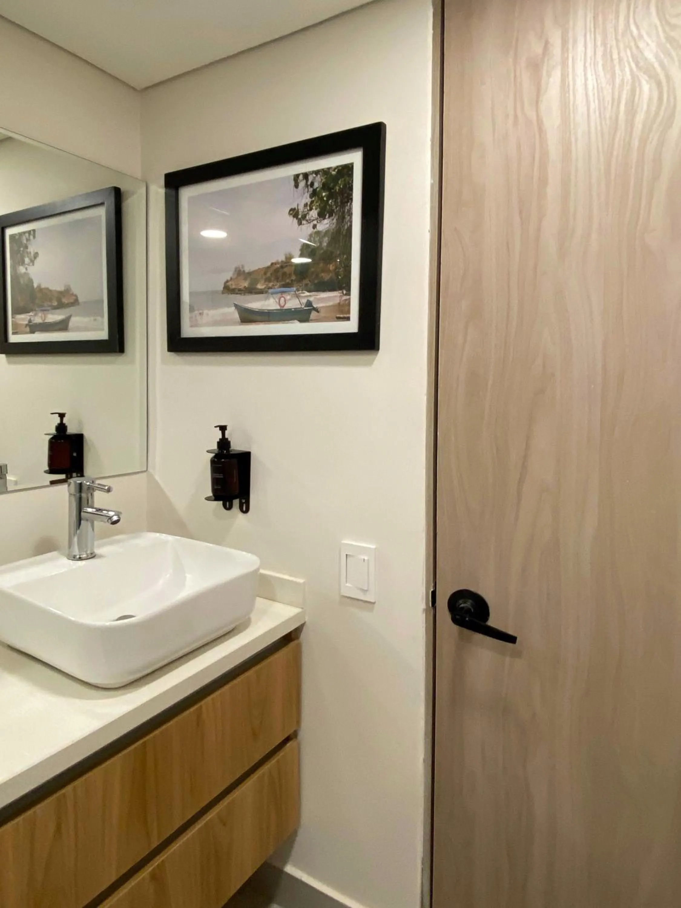 Bathroom in Wynwood Cartagena Beach