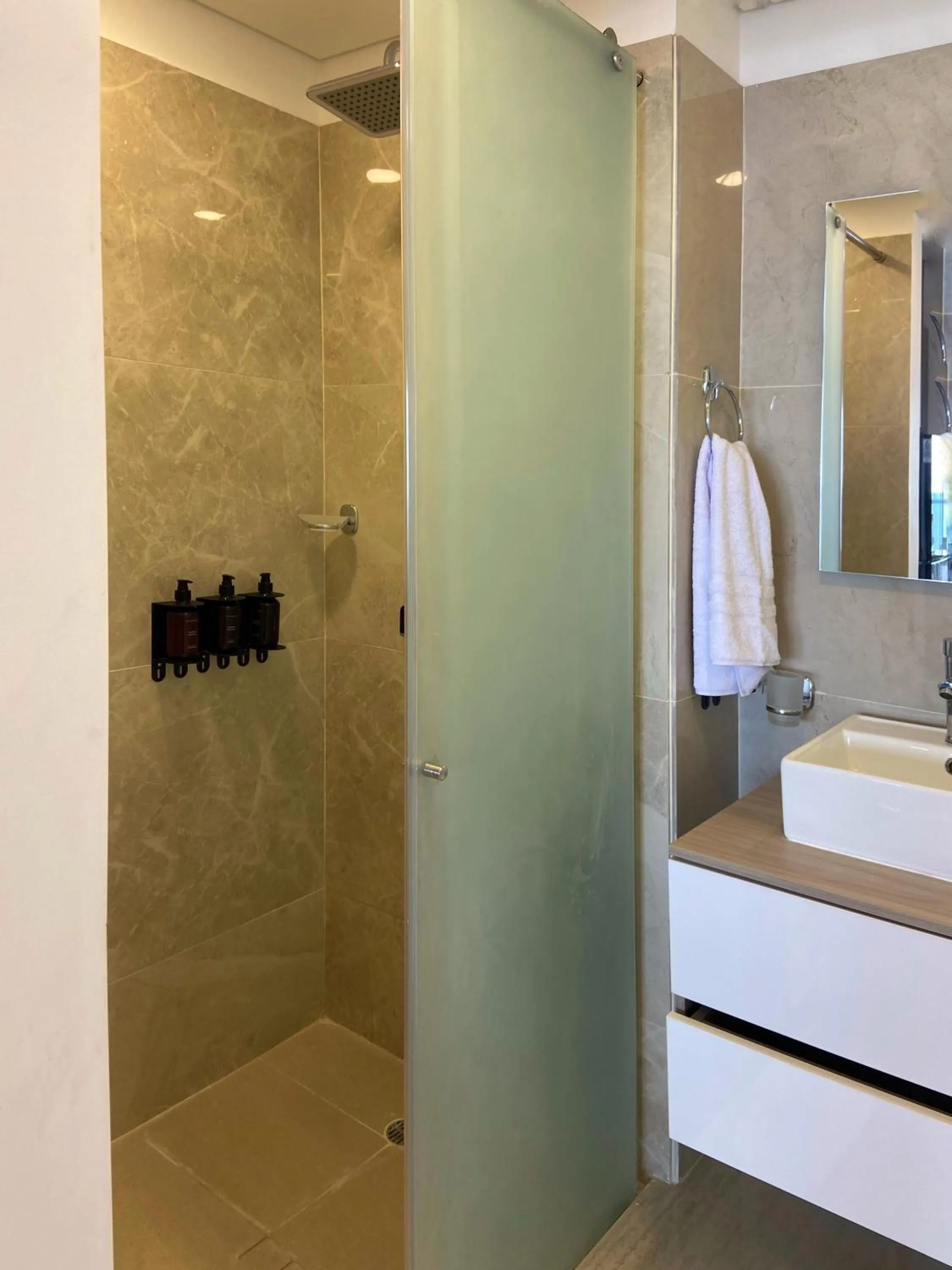 Bathroom in Wynwood Cartagena Beach