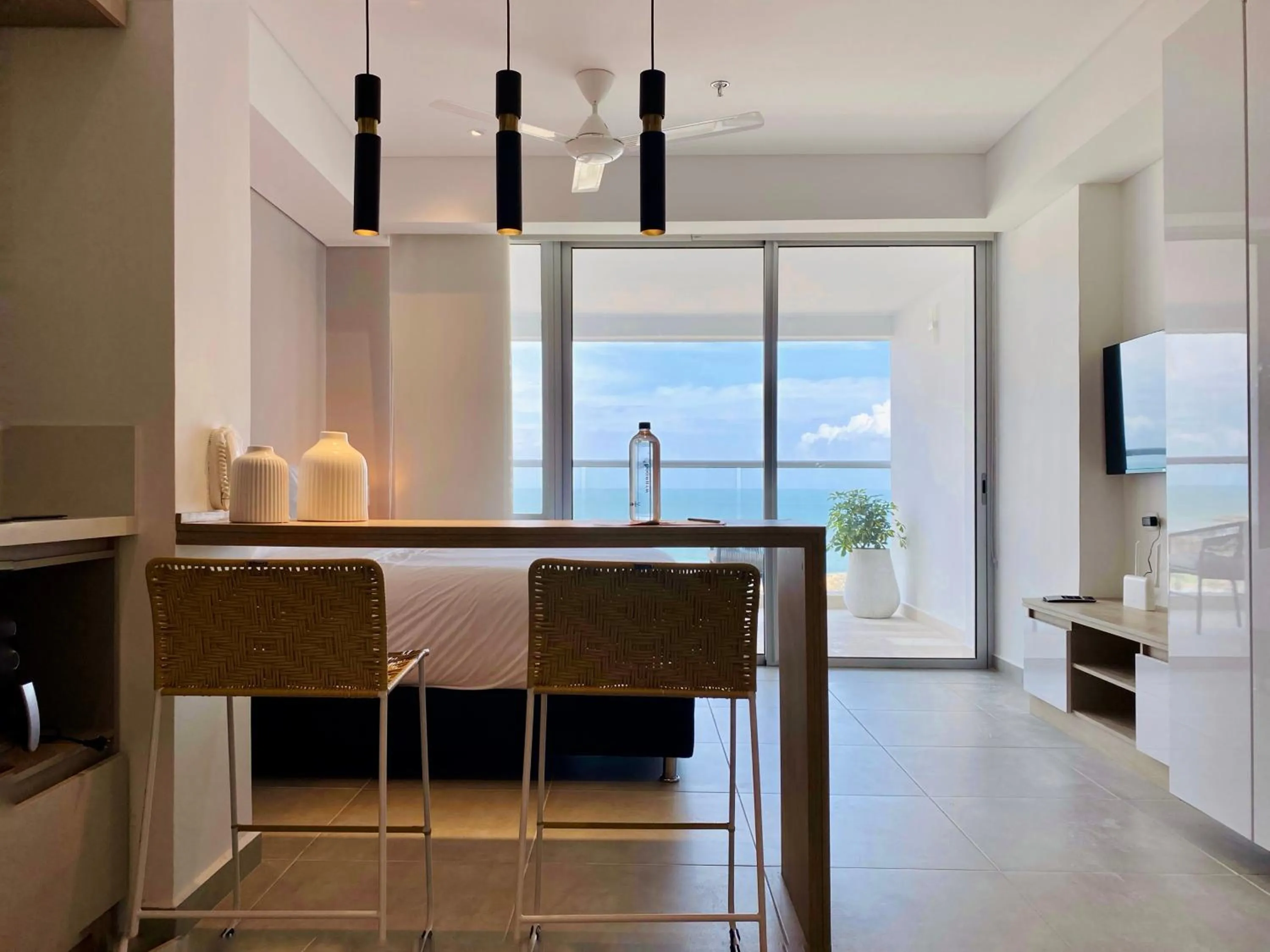 Dining area in Wynwood Cartagena Beach