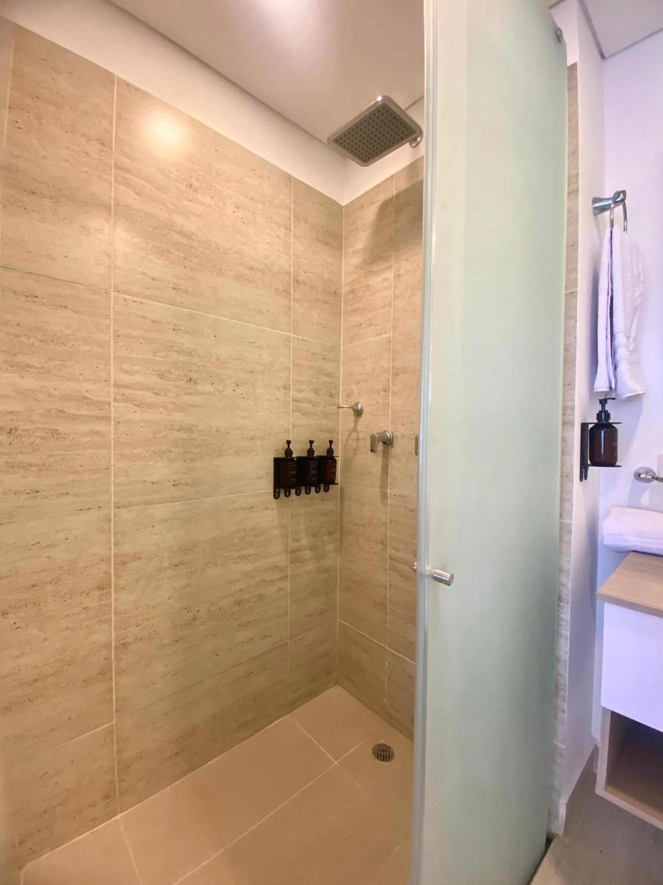 Bathroom in Wynwood Cartagena Beach