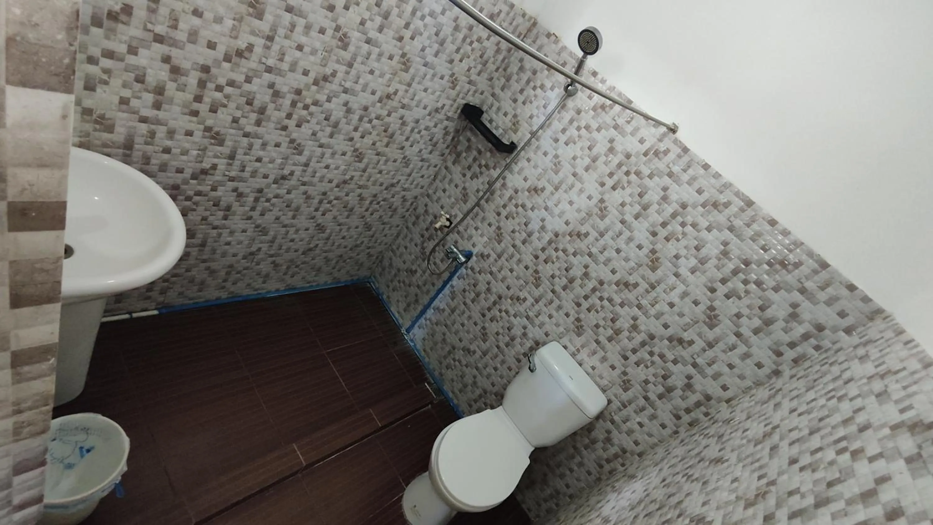 Shower in Fazenda De Faburada Eco-Mountain Resort by Hiverooms