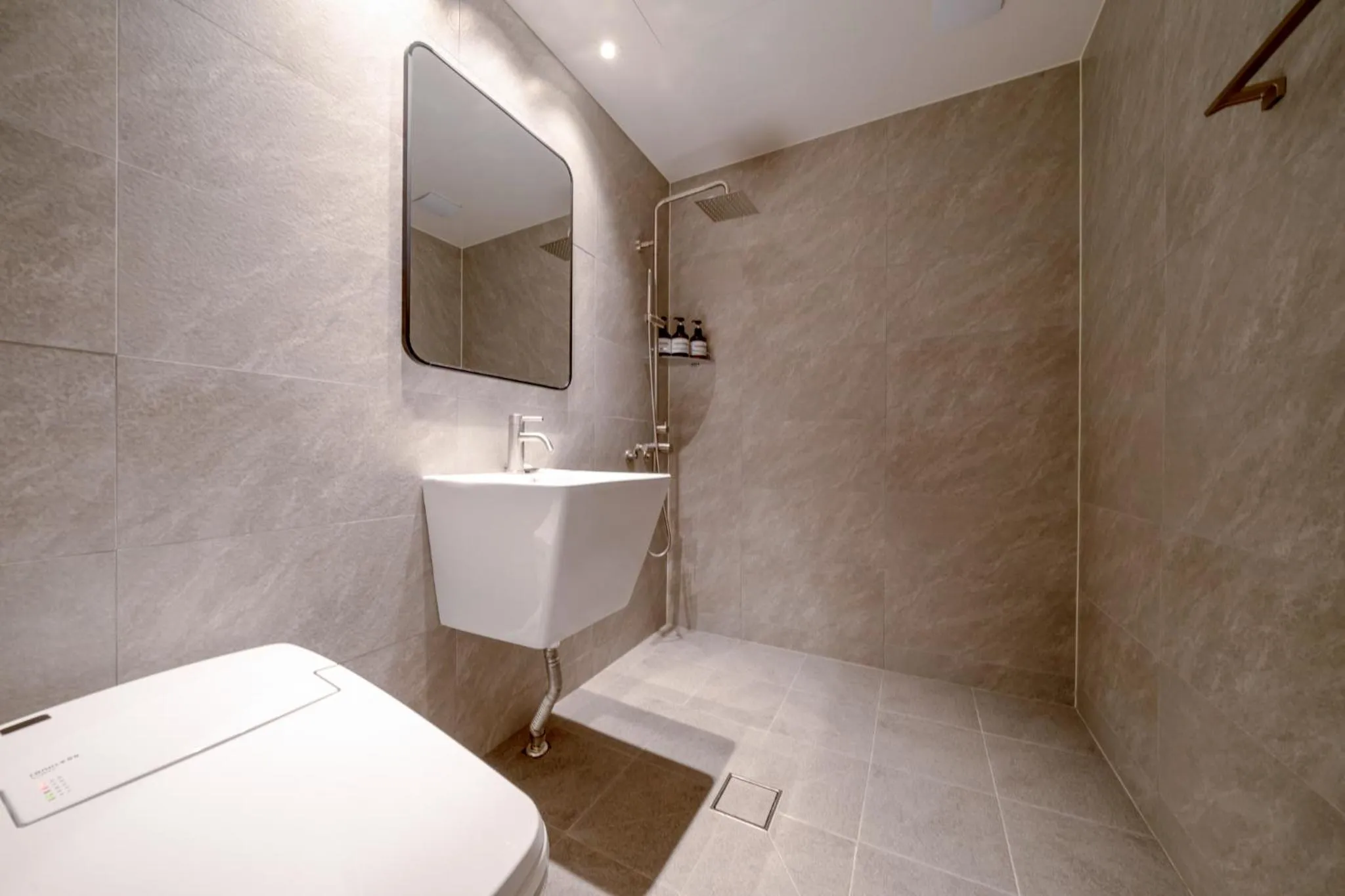 Shower in Siheung Brown Dot Jeongwang