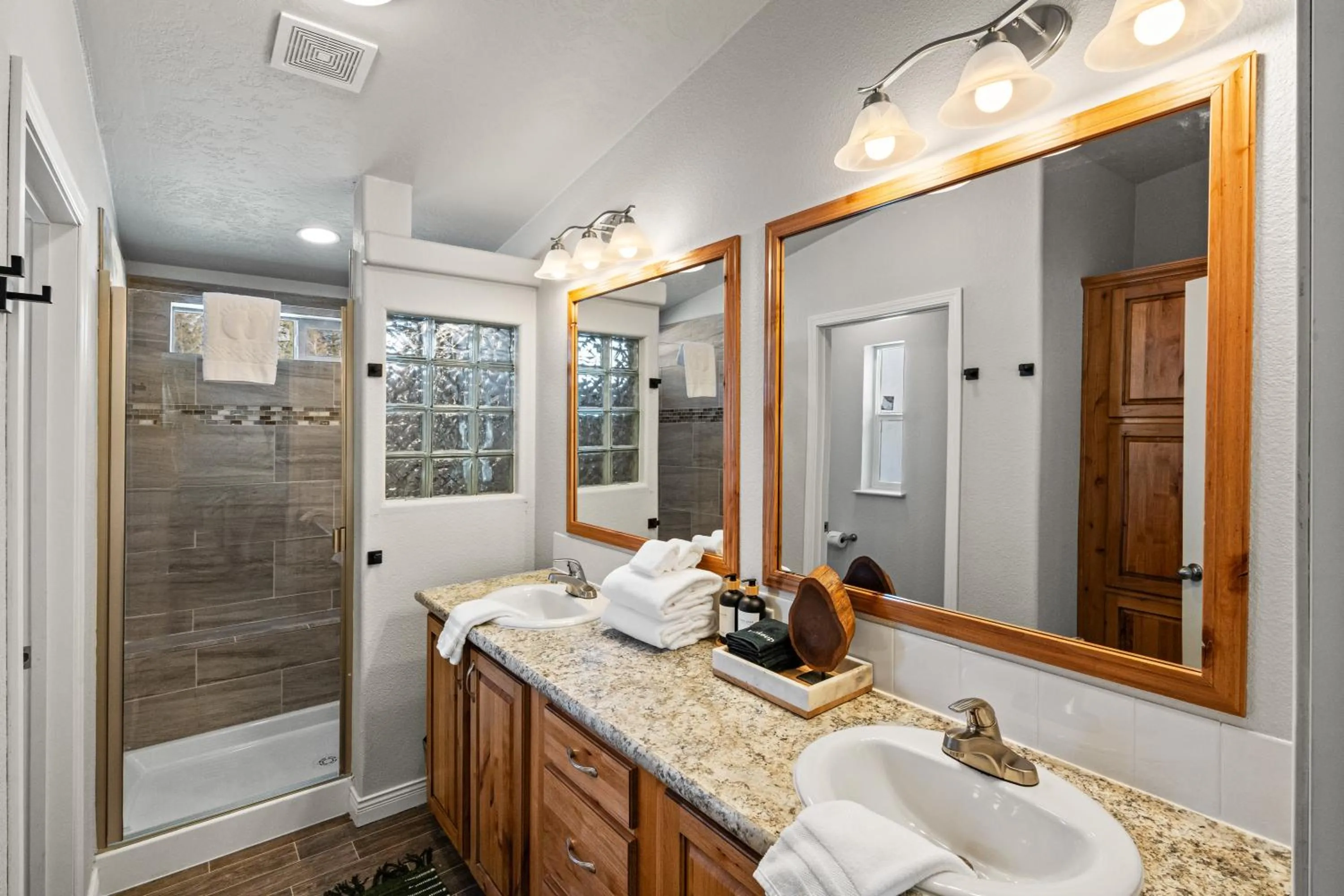 Shower in Hidden Pines