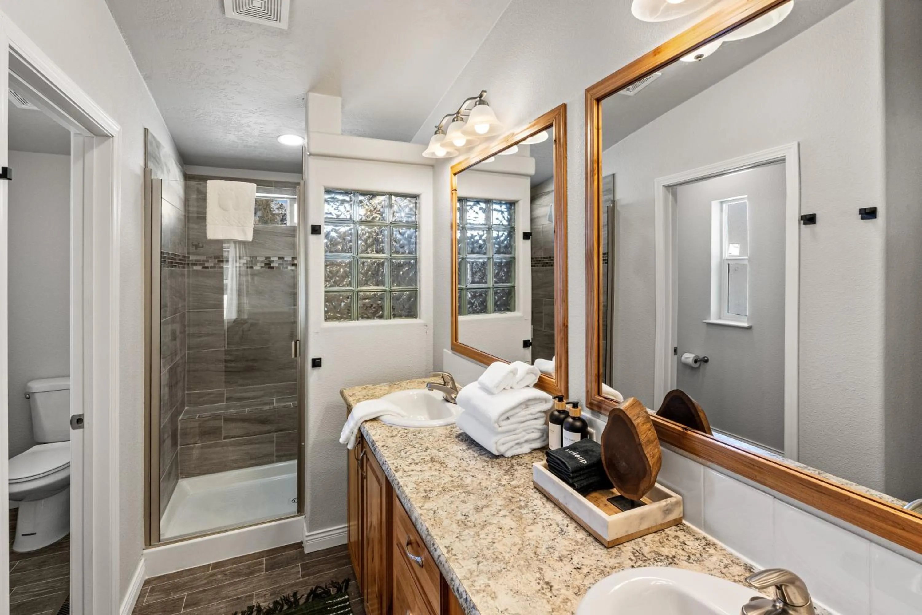 Shower in Hidden Pines
