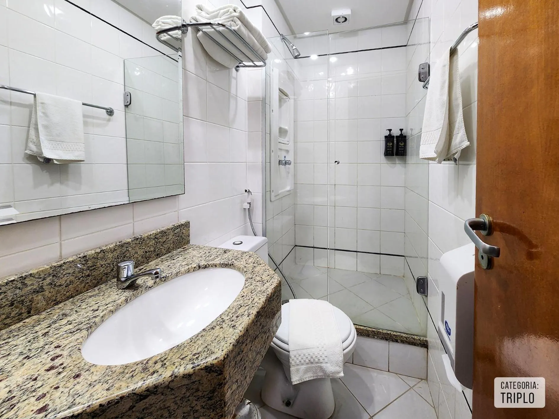 Bathroom in Triângulo Apart Hotel