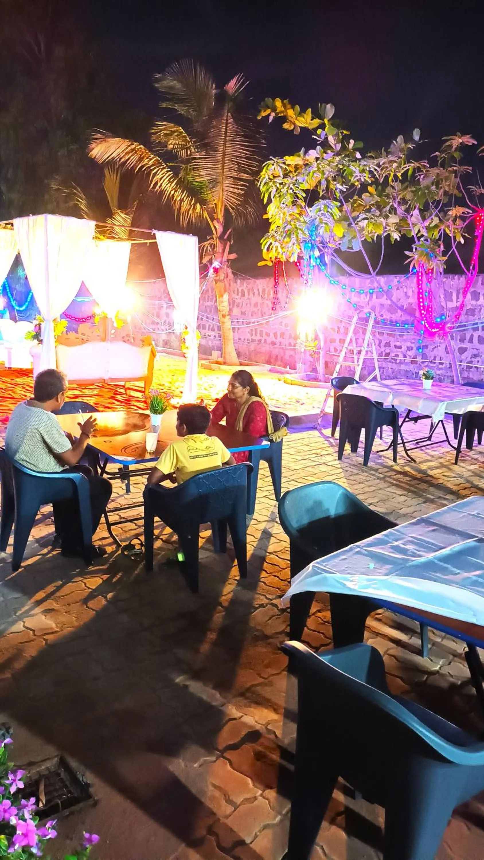 Patio in Chan Beach Resort & Hotel