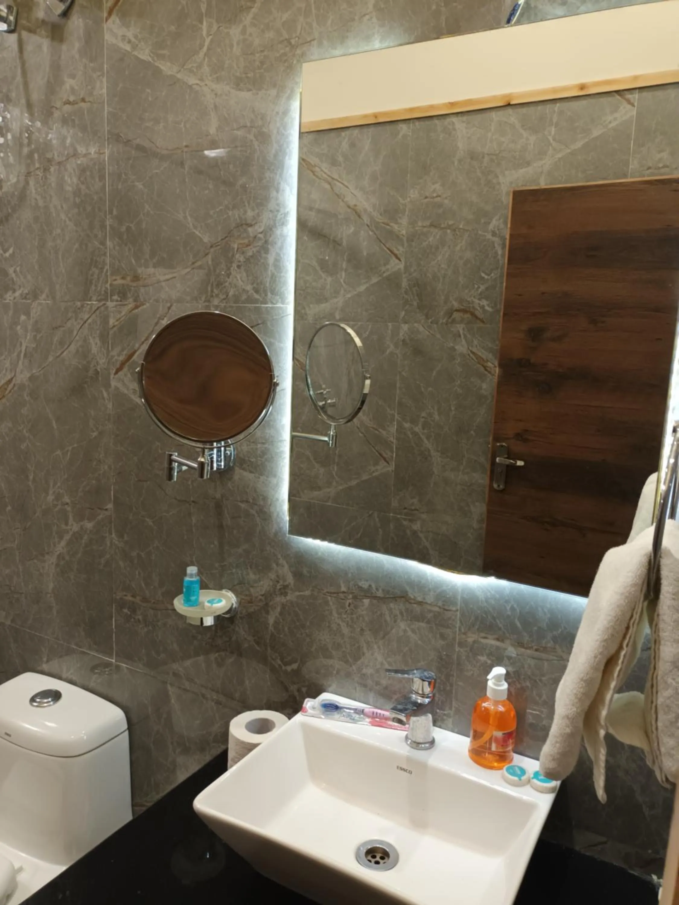 Shower in Chan Beach Resort & Hotel