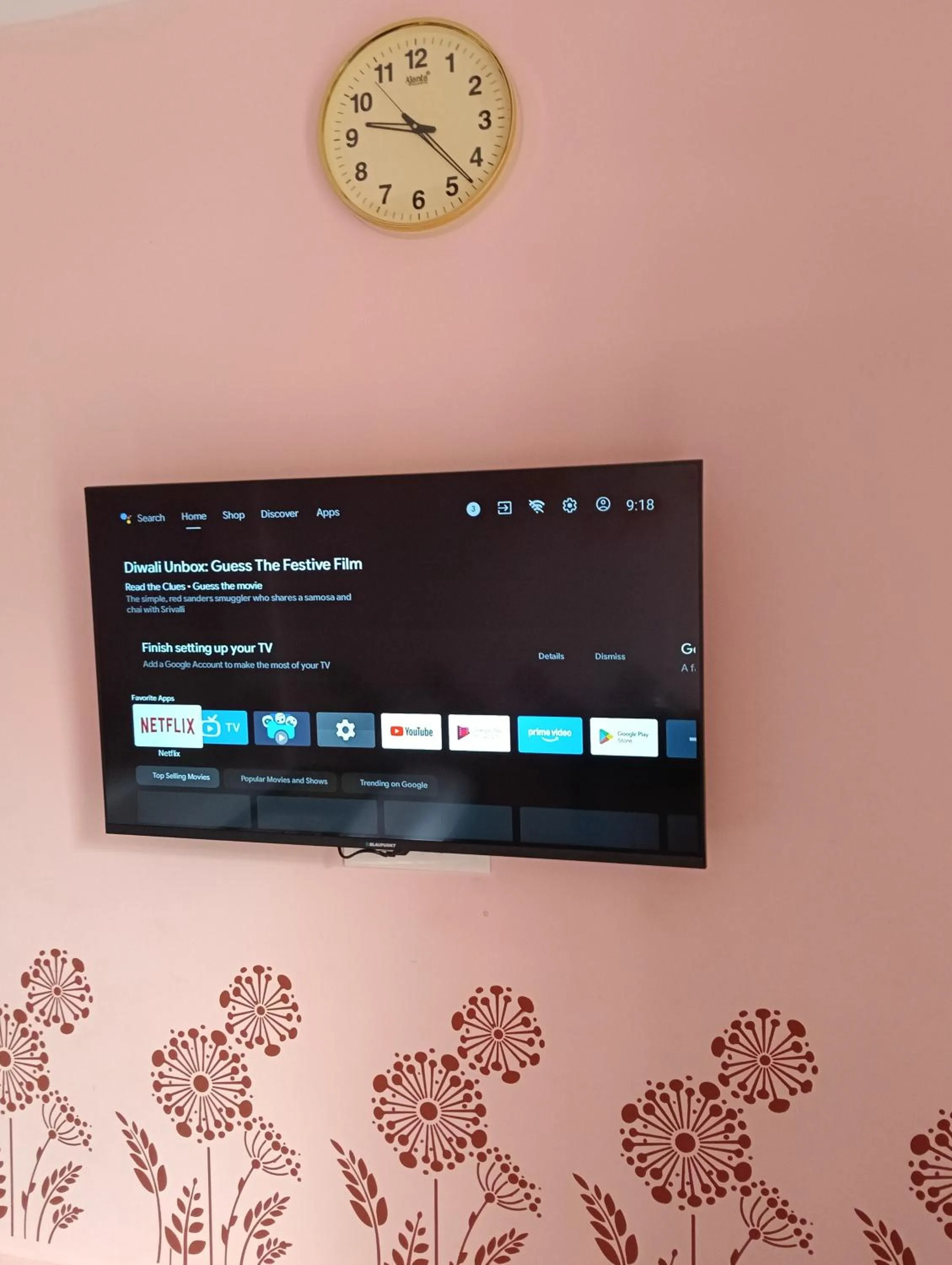 TV and multimedia in Chan Beach Resort & Hotel