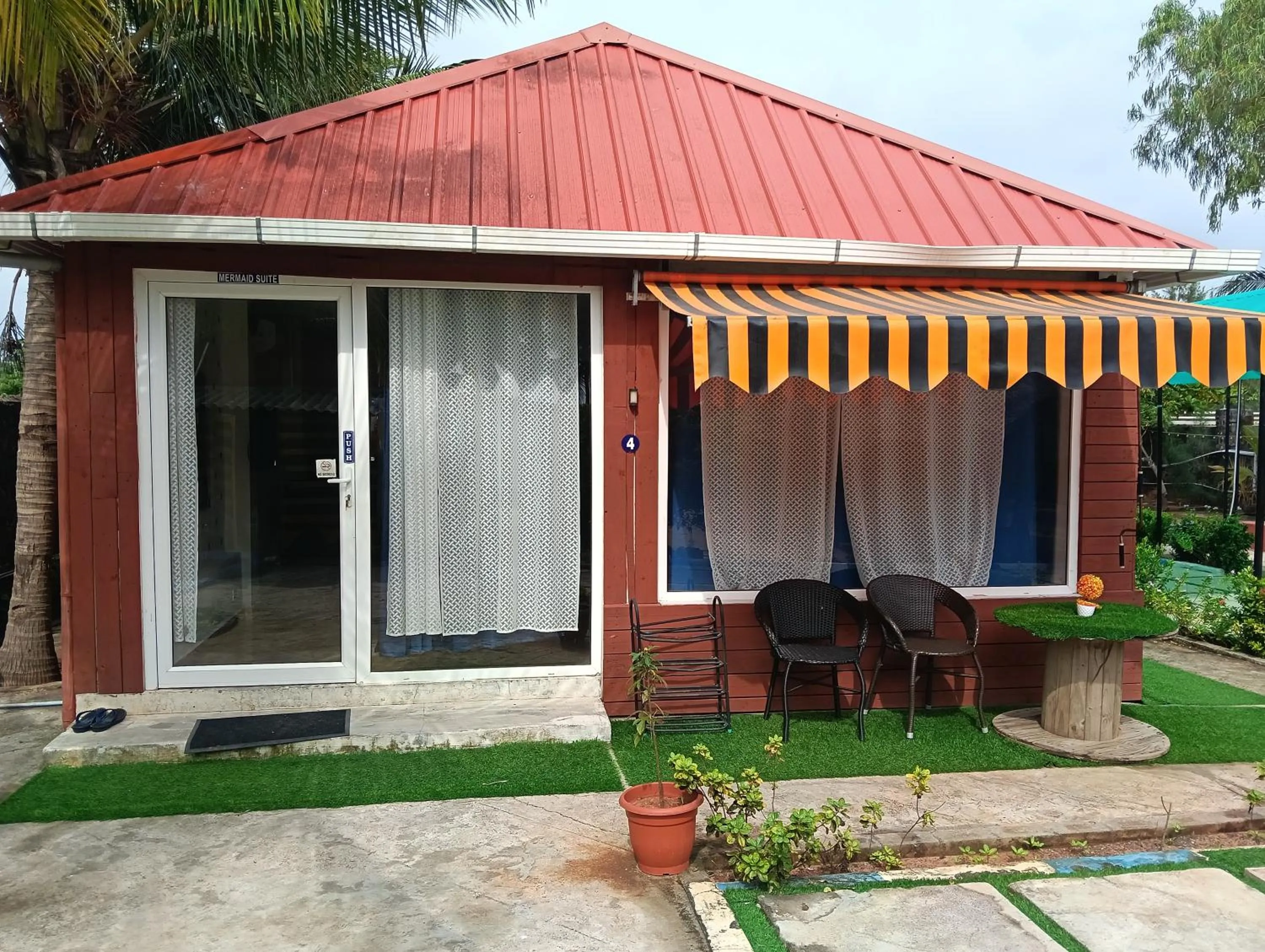 Property building in Chan Beach Resort & Hotel