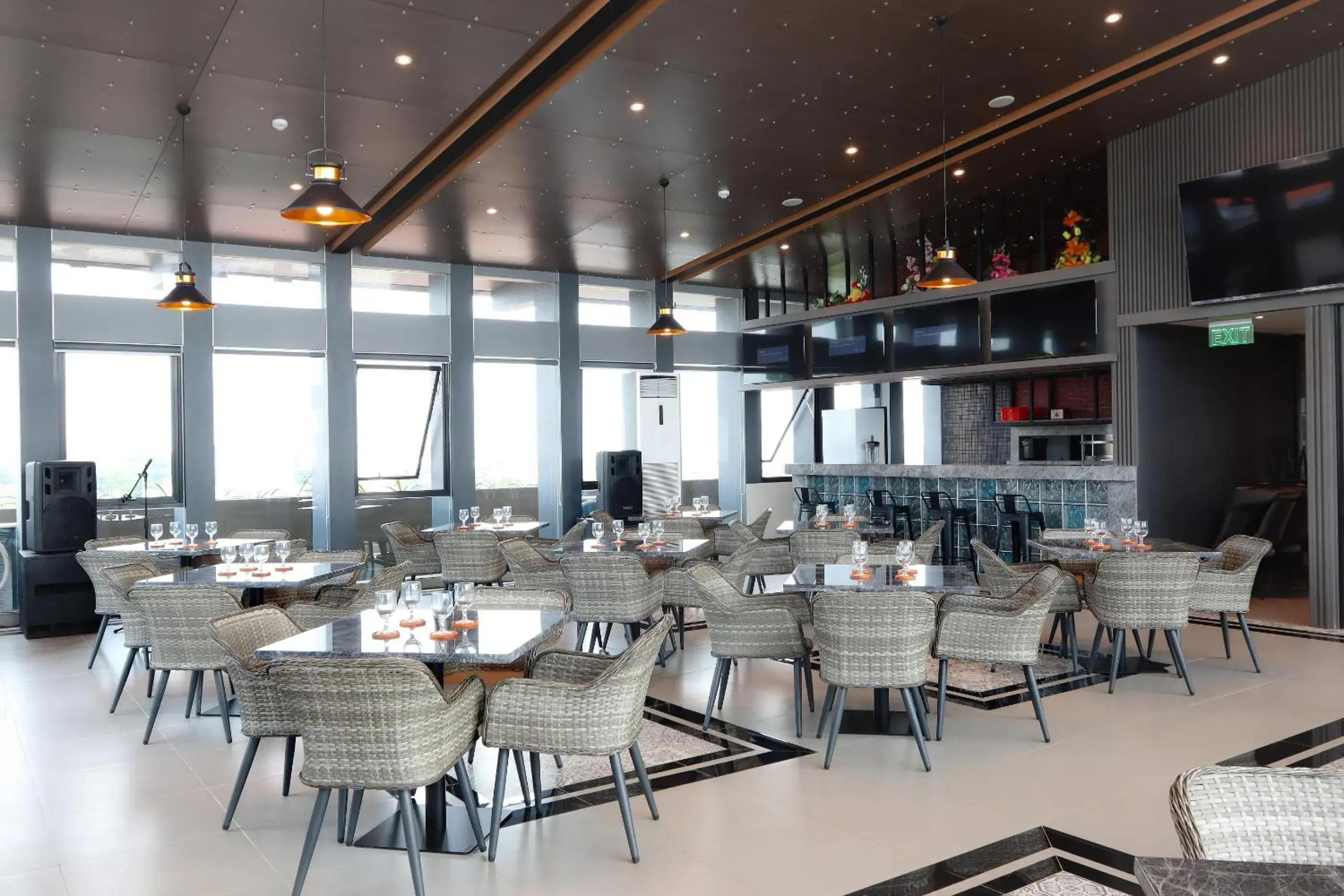 Restaurant/places to eat in Eno Front One Hotel Semarang Restaurant/places to eat in Eno Front One Hotel Semarang