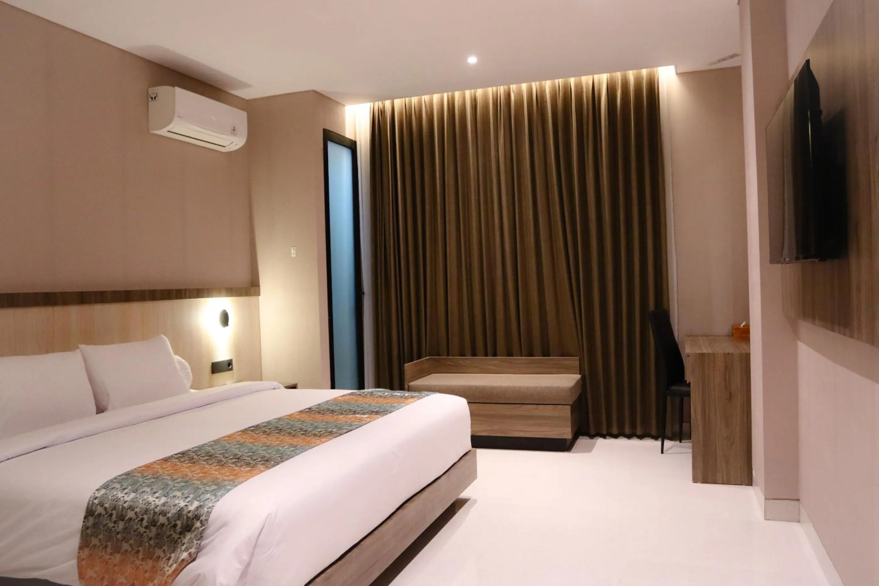 Bed in Eno Front One Hotel Semarang
