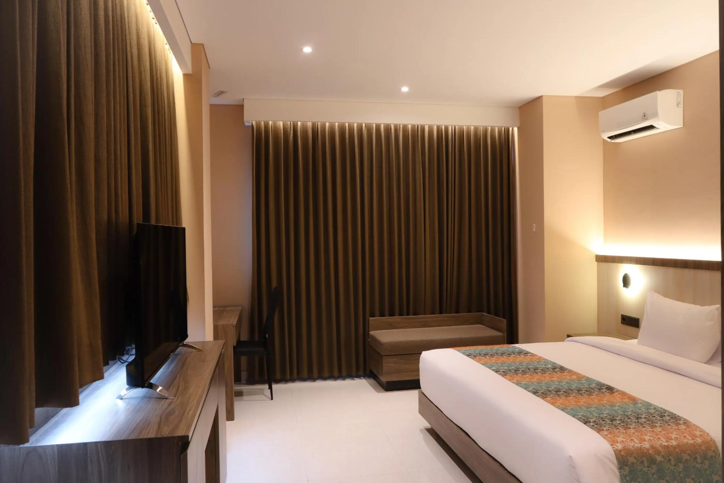 Bed in Eno Front One Hotel Semarang