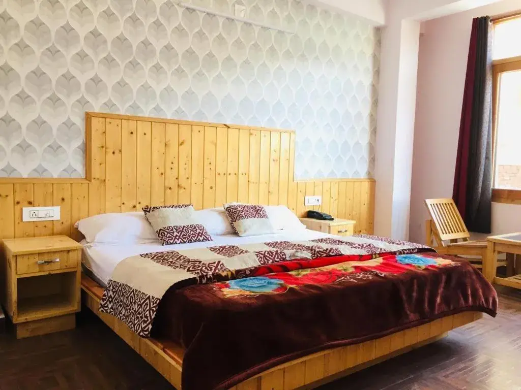 HOTEL CORNER RETREAT 2min walking from Mall Road HOTEL CORNER RETREAT 2min walking from Mall Road