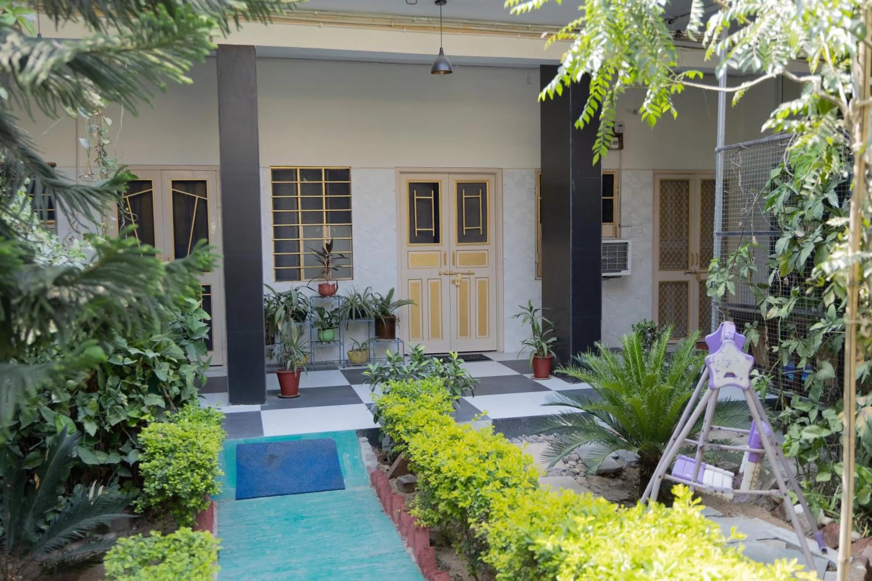 Property building in Homestay Urmil Basant