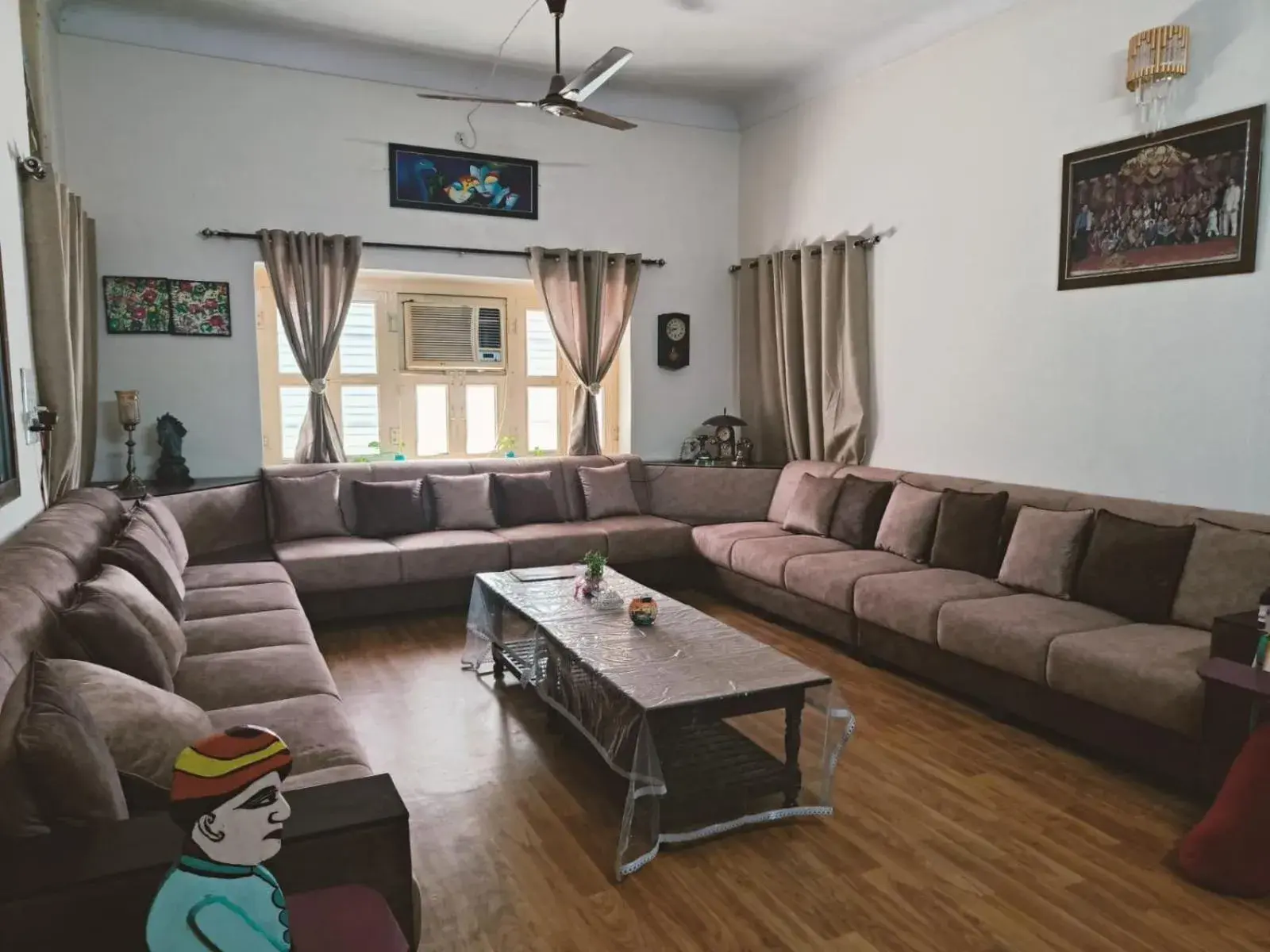 Living room in Homestay Urmil Basant Living room in Homestay Urmil Basant