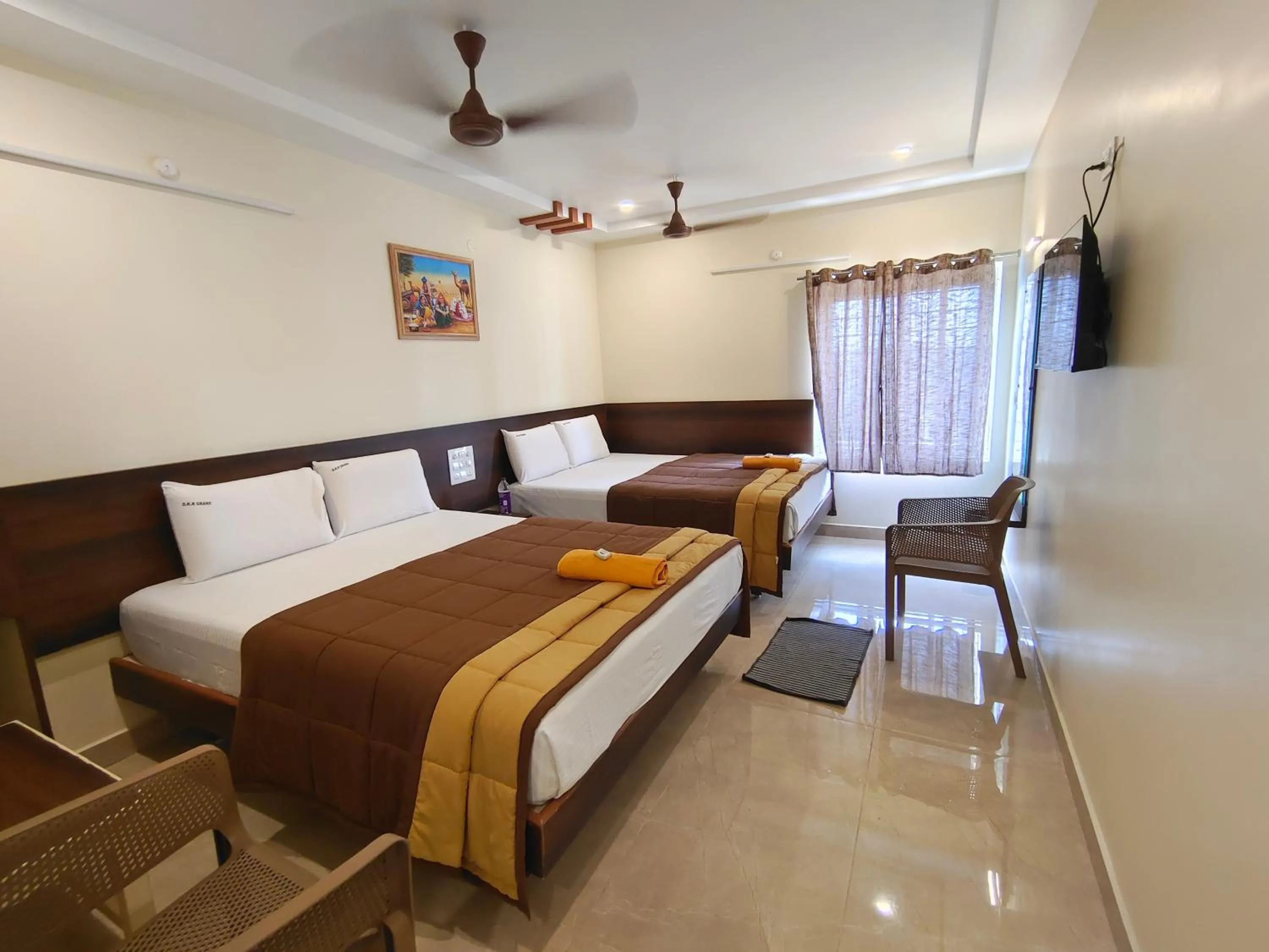 Living room, Bed in HOTEL DKR GRAND