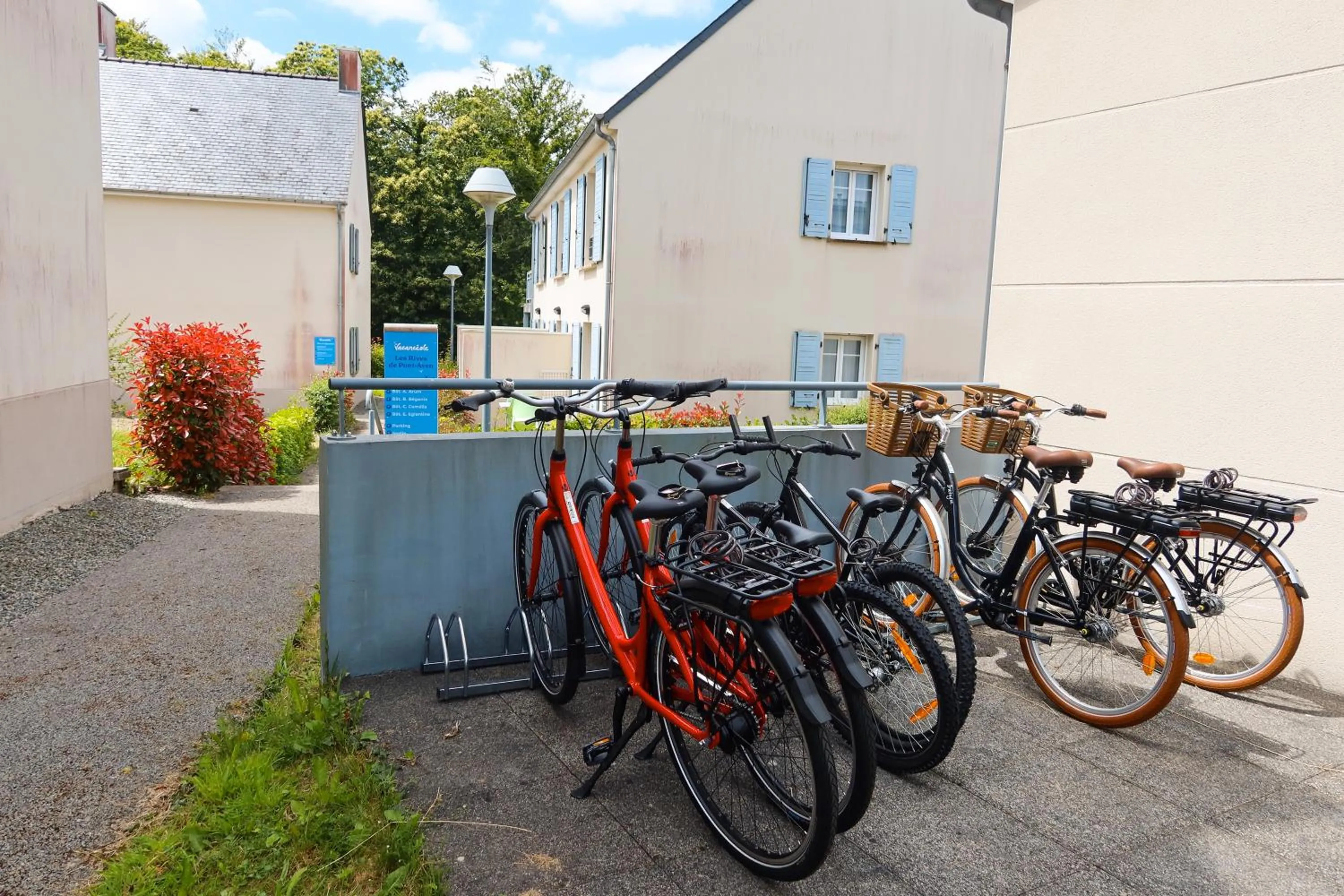 Inner courtyard view in Vacancéole - Les Rives de Pont-Aven