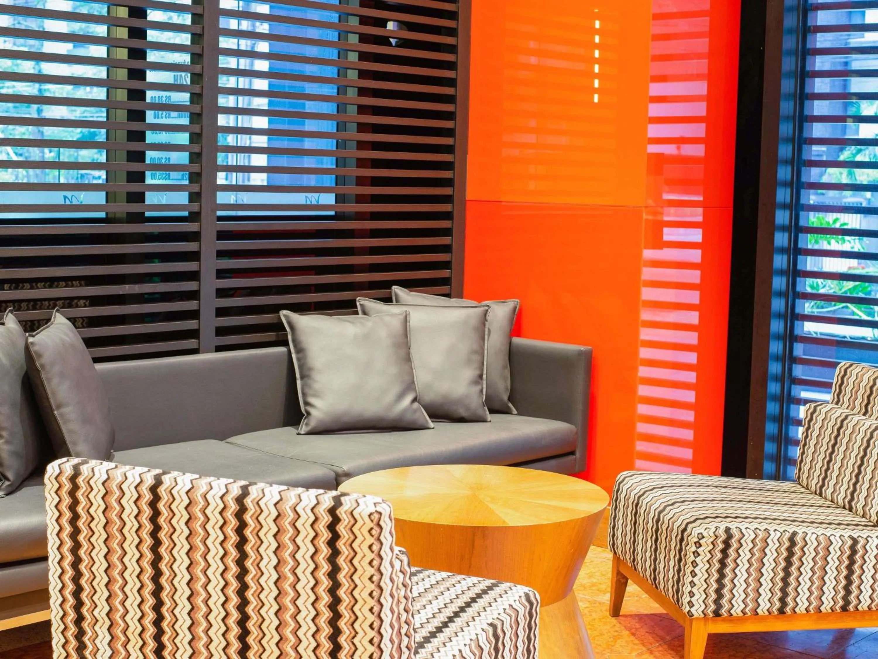 Lounge or bar in Mercure Curitiba Batel