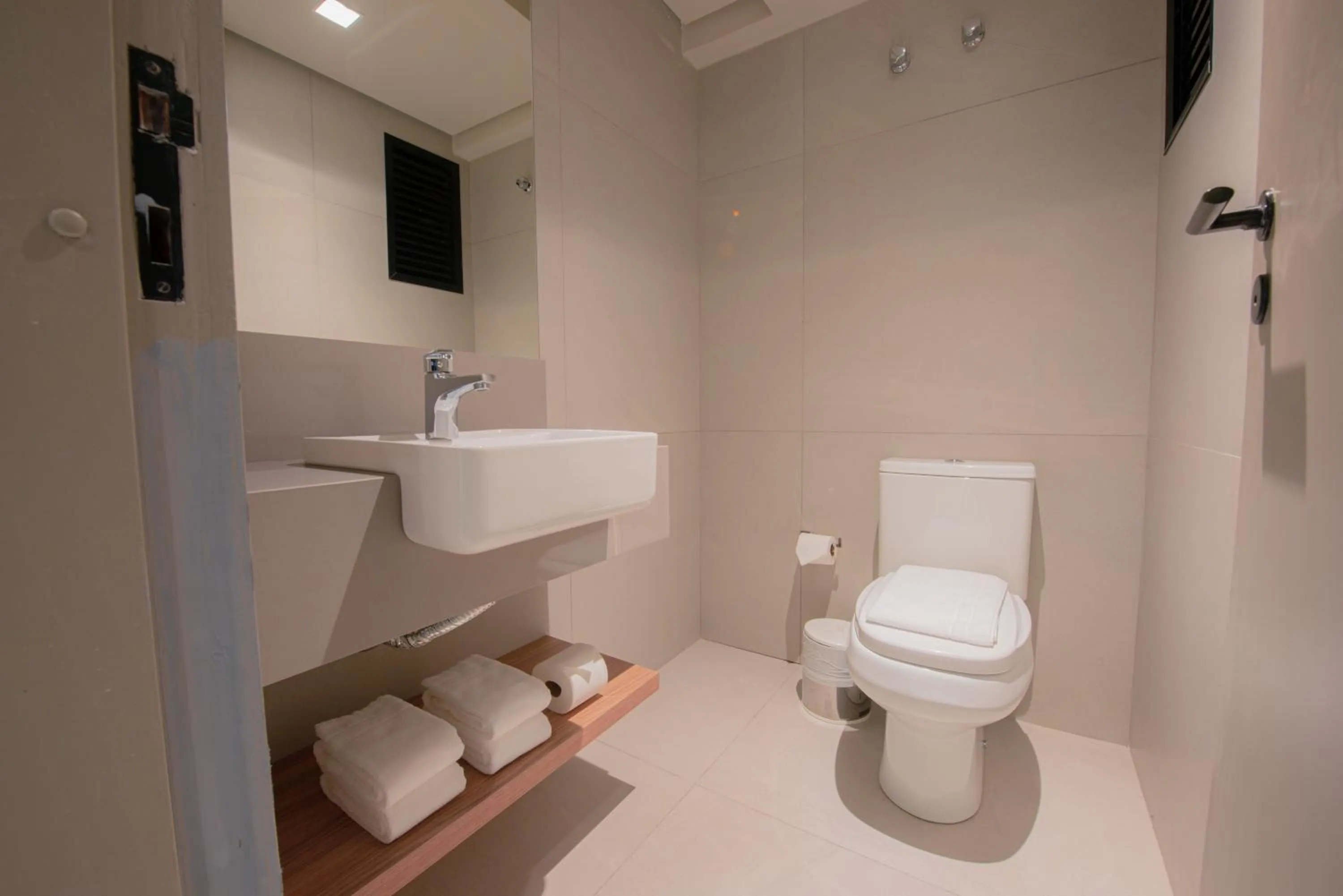 Bathroom in Mercure Curitiba Batel