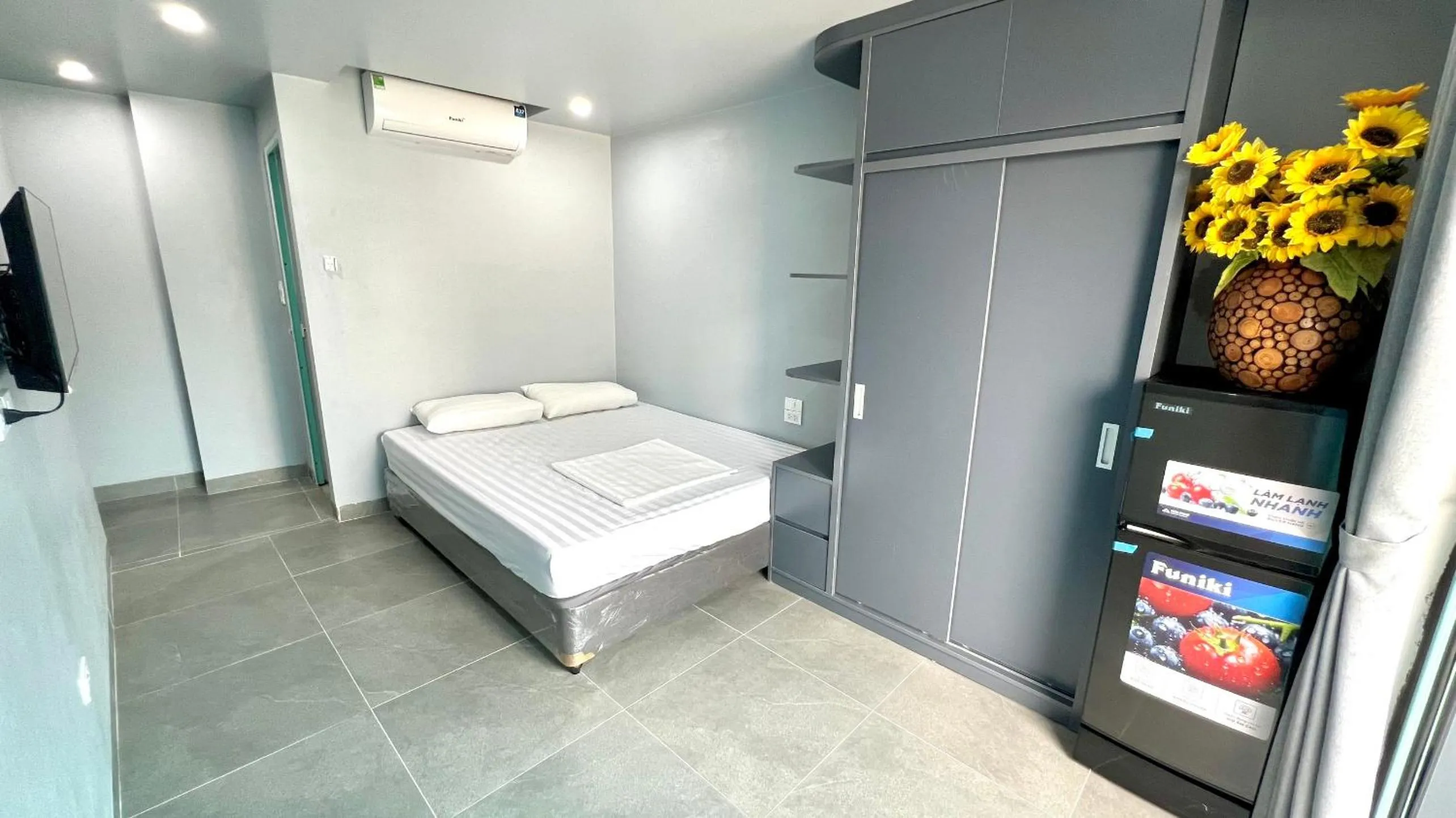 TV and multimedia, Bed in Era Apartment Cat Linh