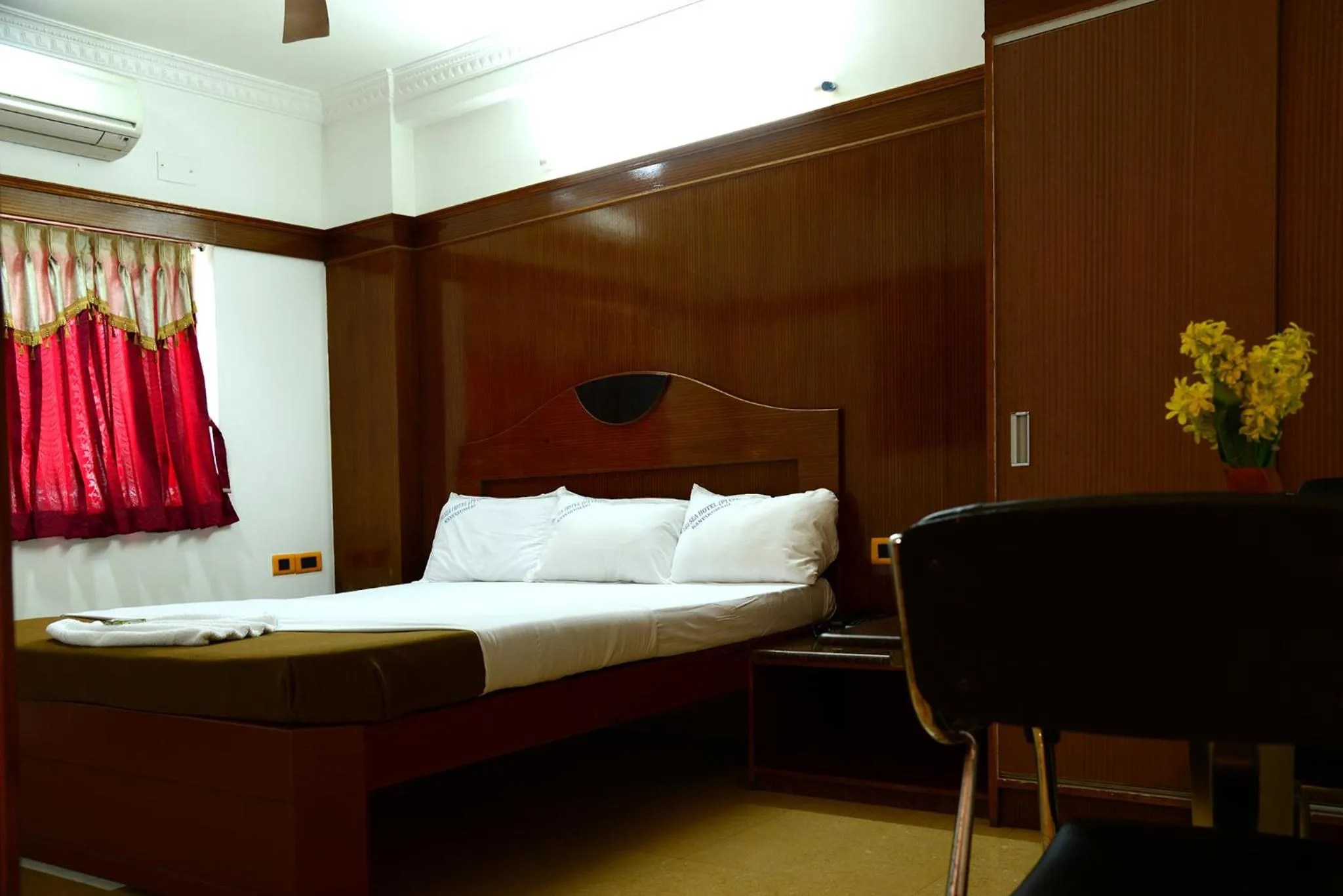 Bedroom, Bed in Hotel Tri Sea