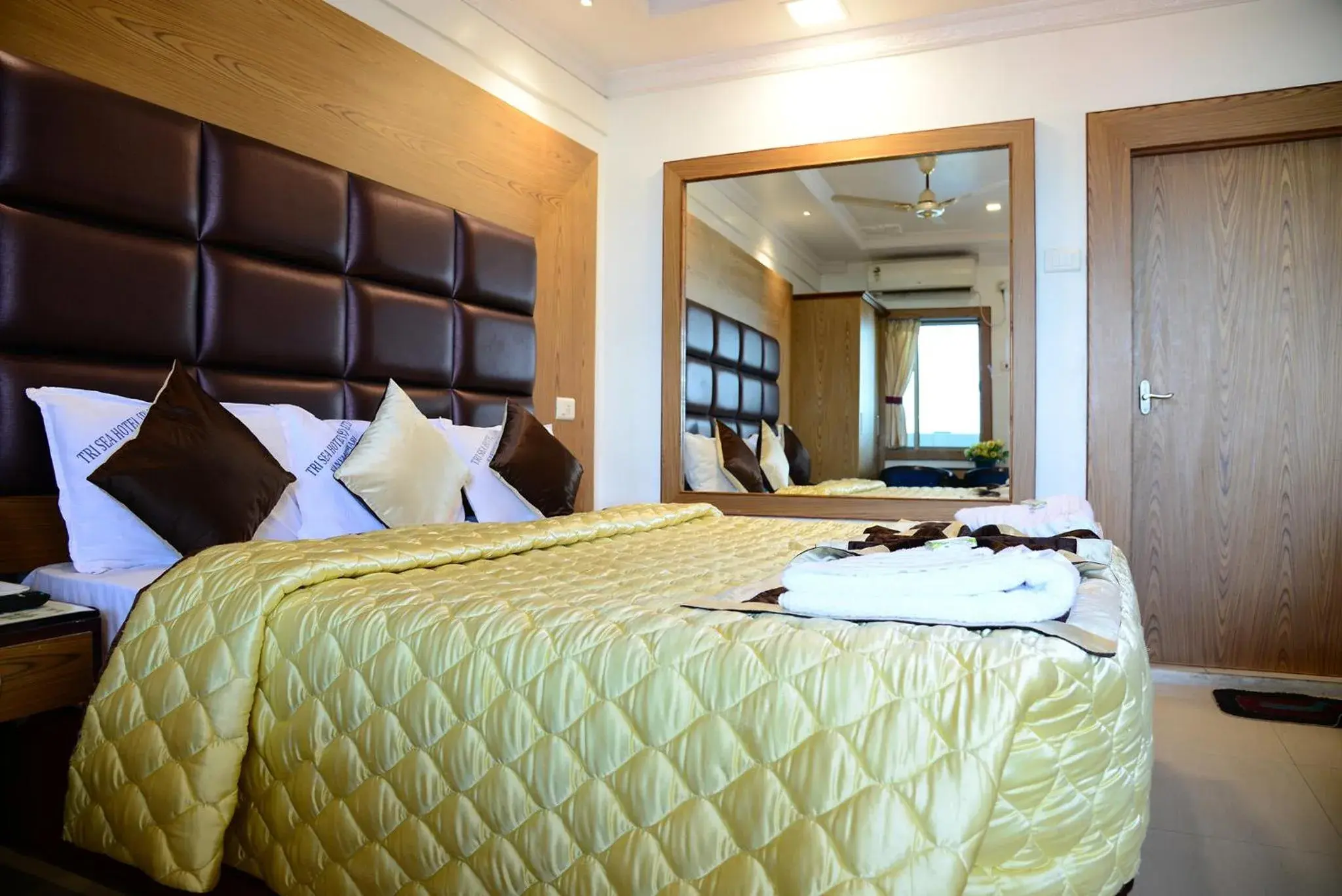 Sea view, Bed in Hotel Tri Sea Sea view, Bed in Hotel Tri Sea